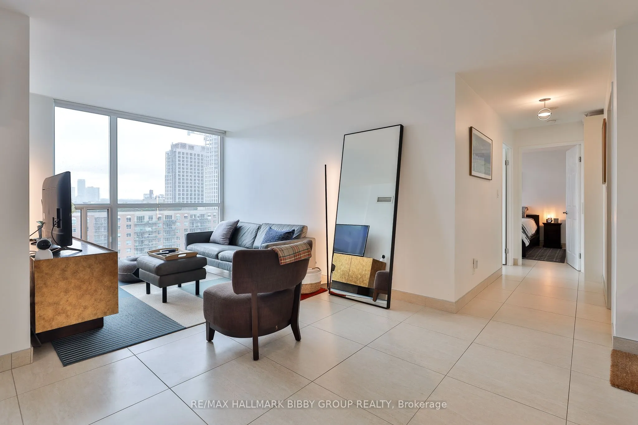 230 King Street E, #PH18