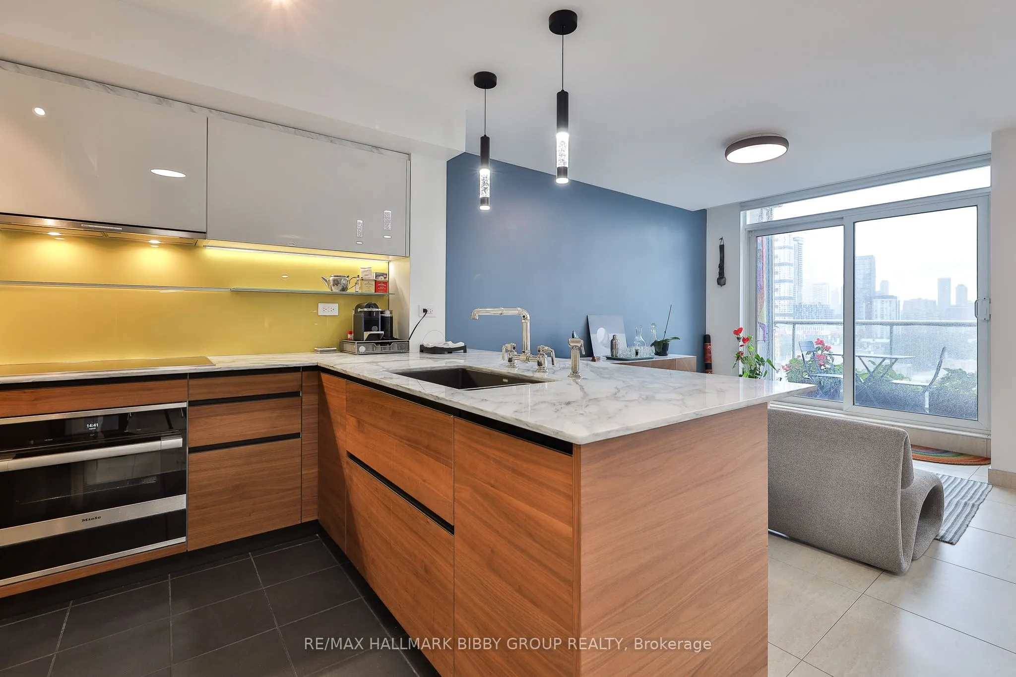 230 King Street E, #PH18
