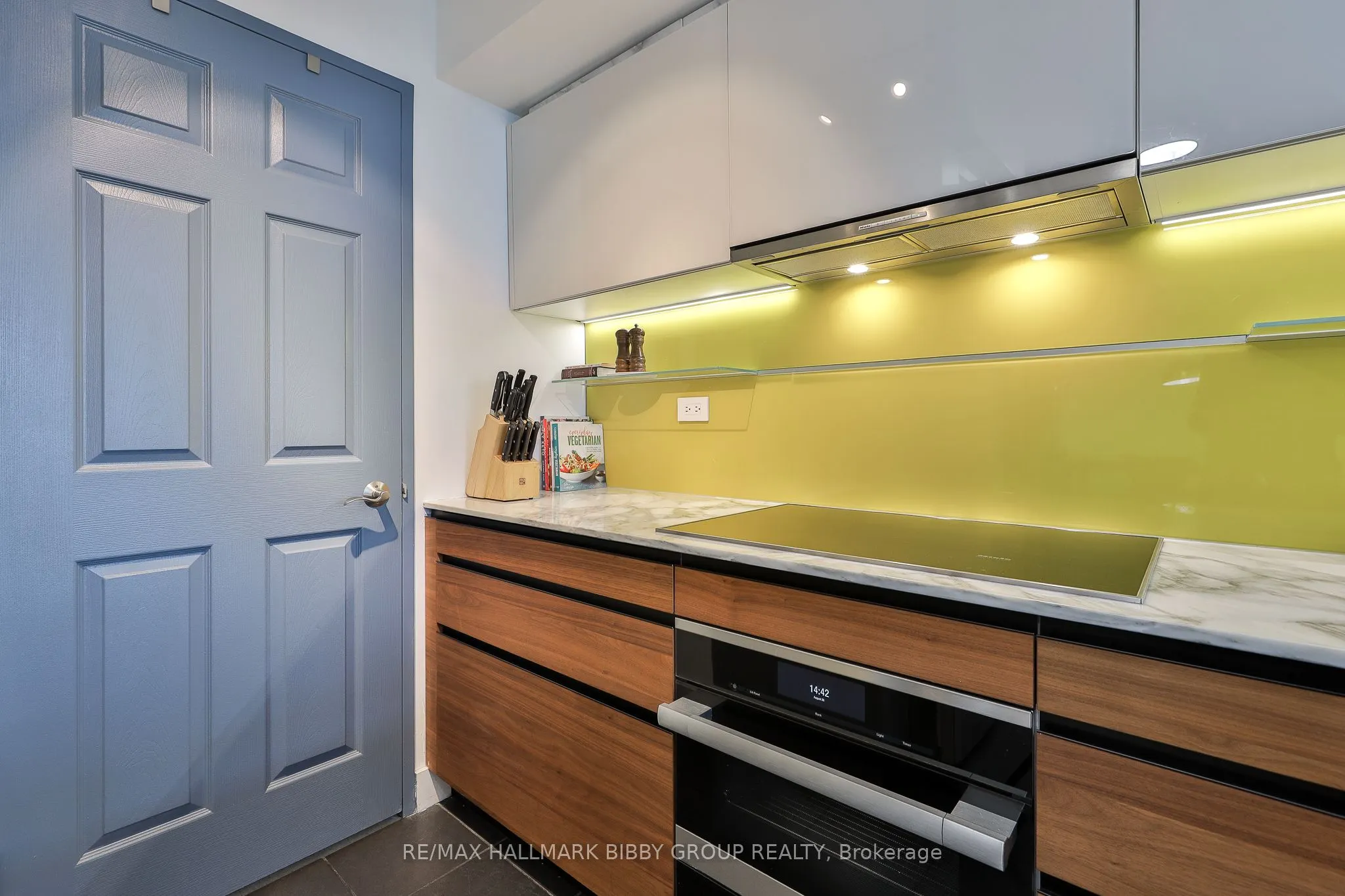 230 King Street E, #PH18