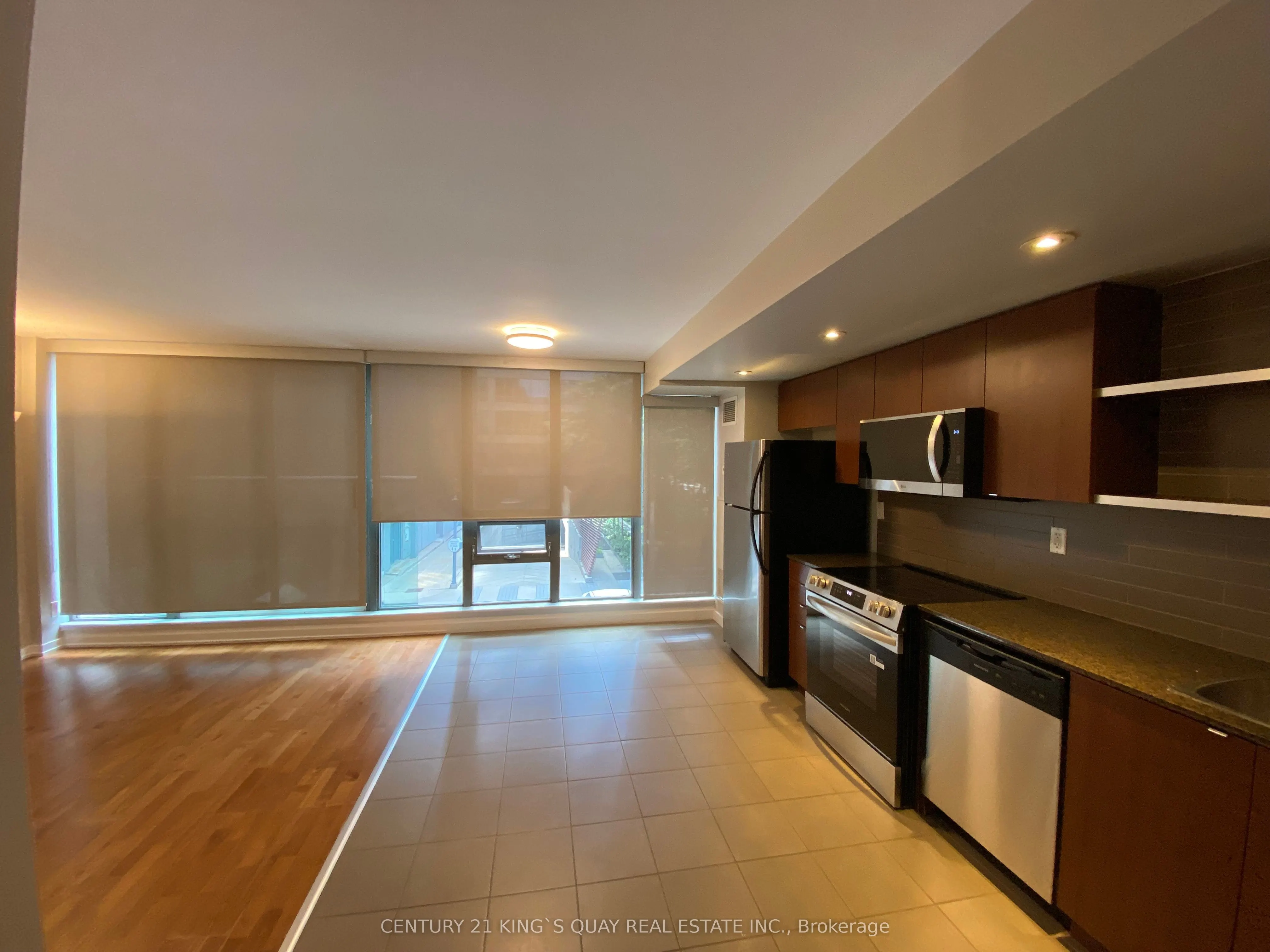 33 Lombard Street, #209