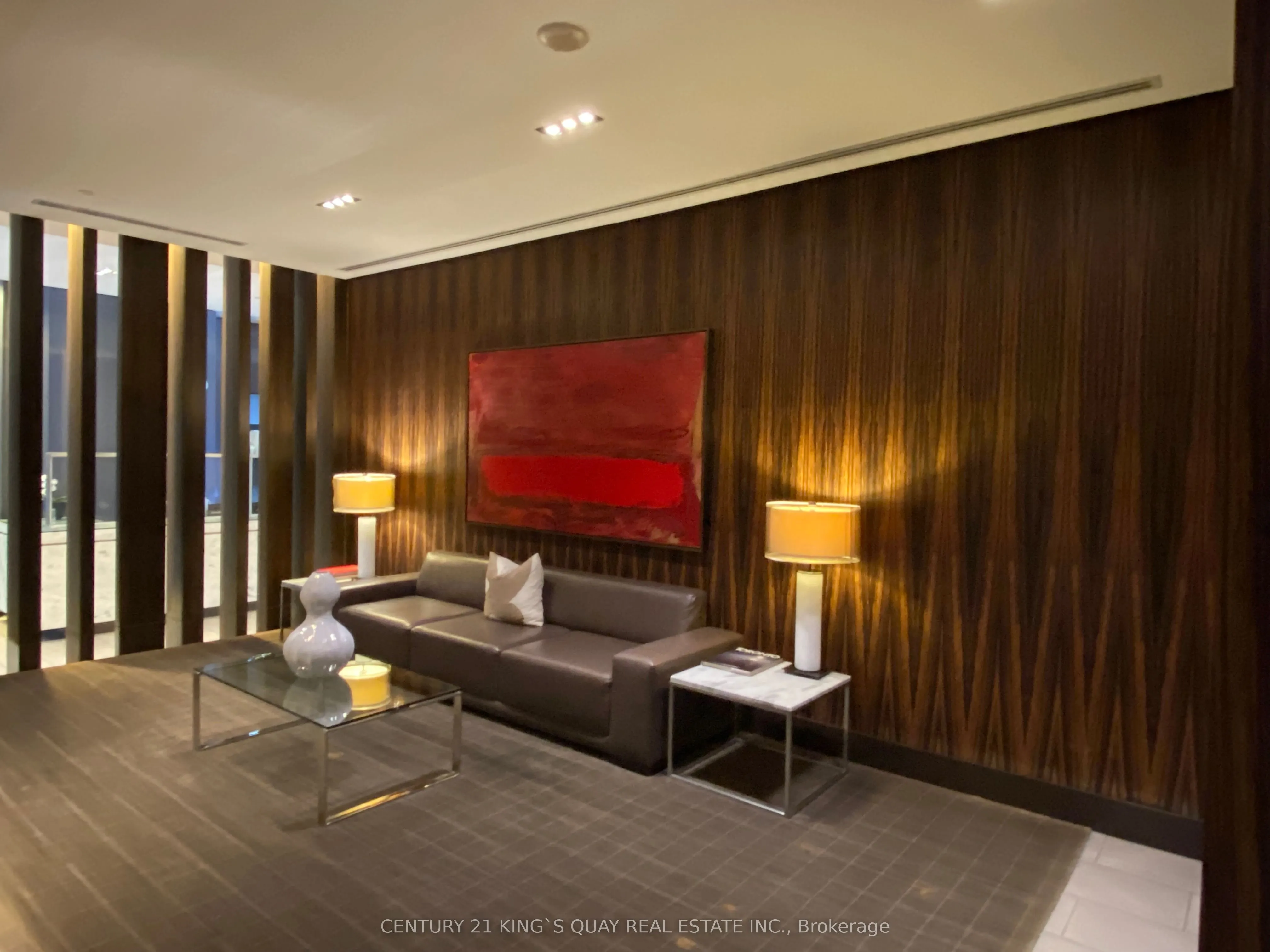 33 Lombard Street, #209