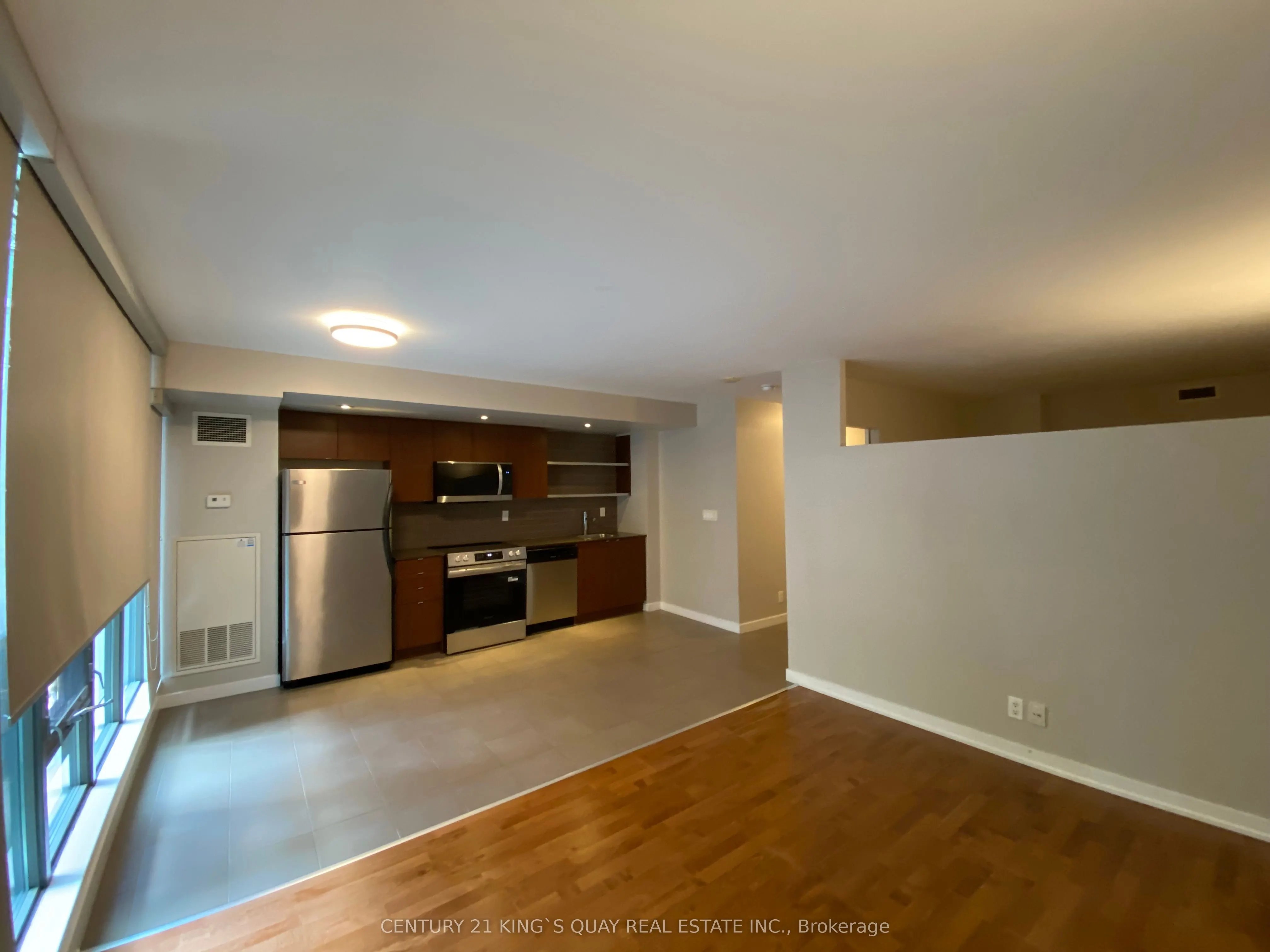 33 Lombard Street, #209