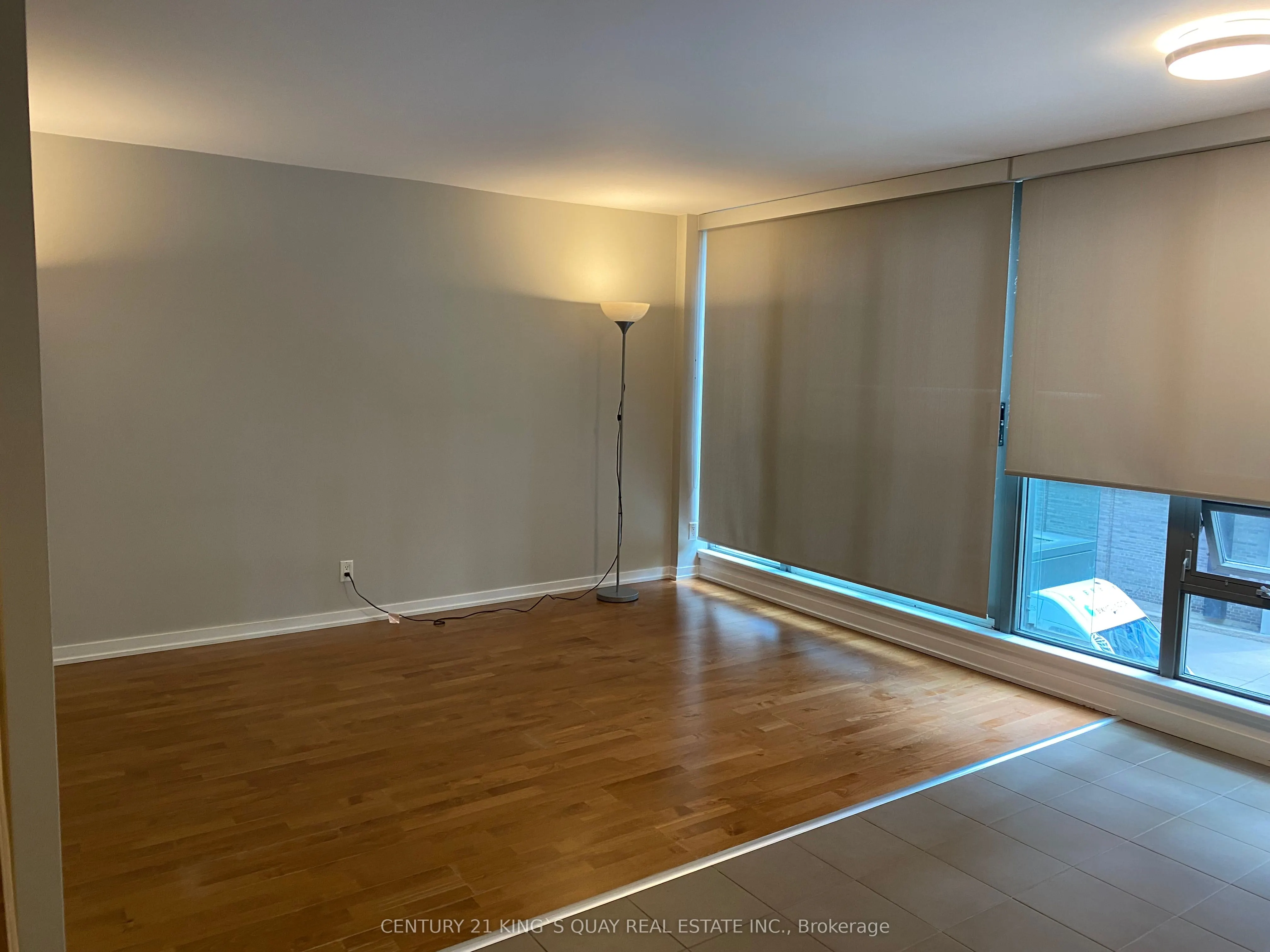 33 Lombard Street, #209