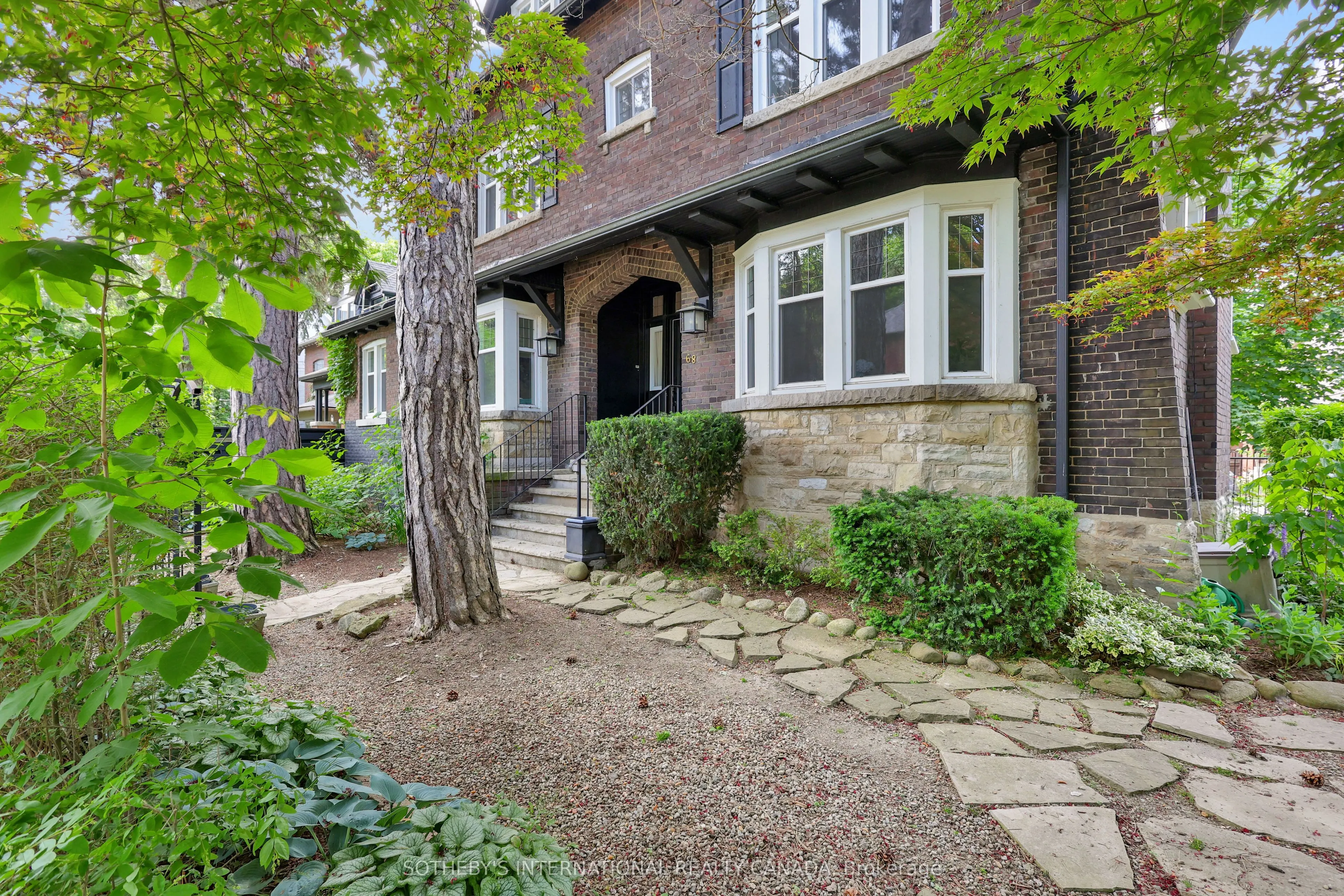 68 Astley Avenue