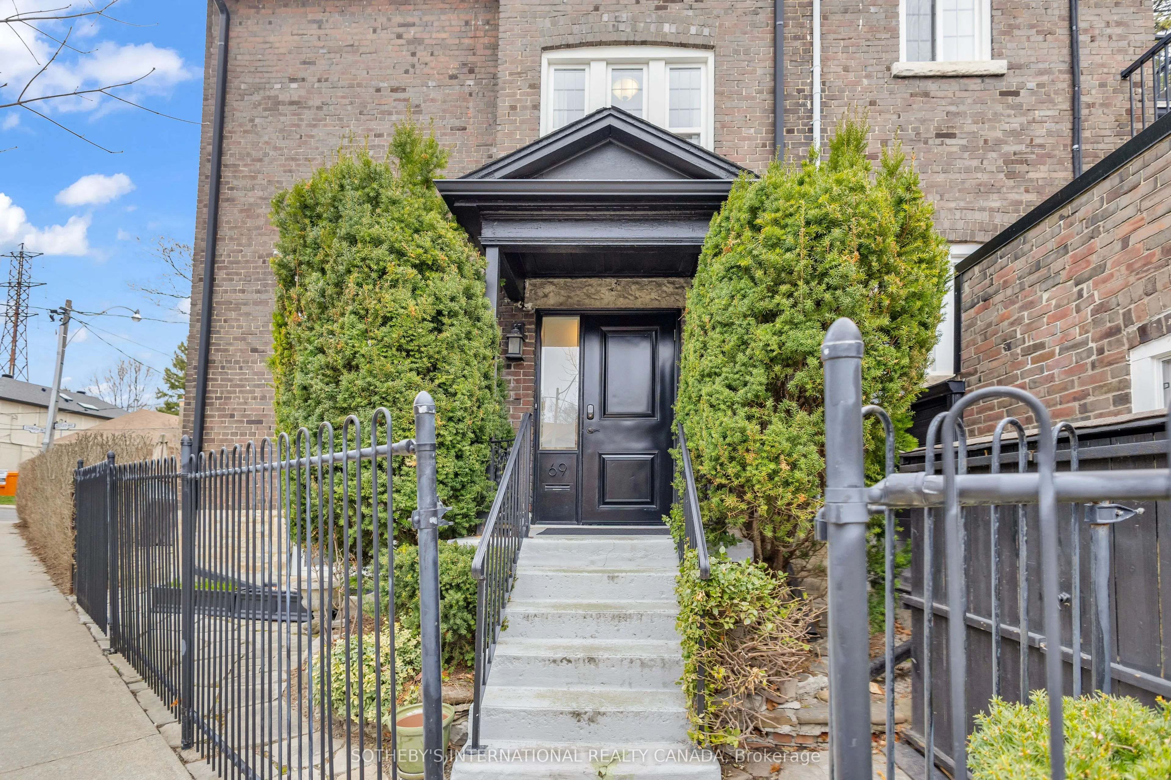 68 Astley Avenue