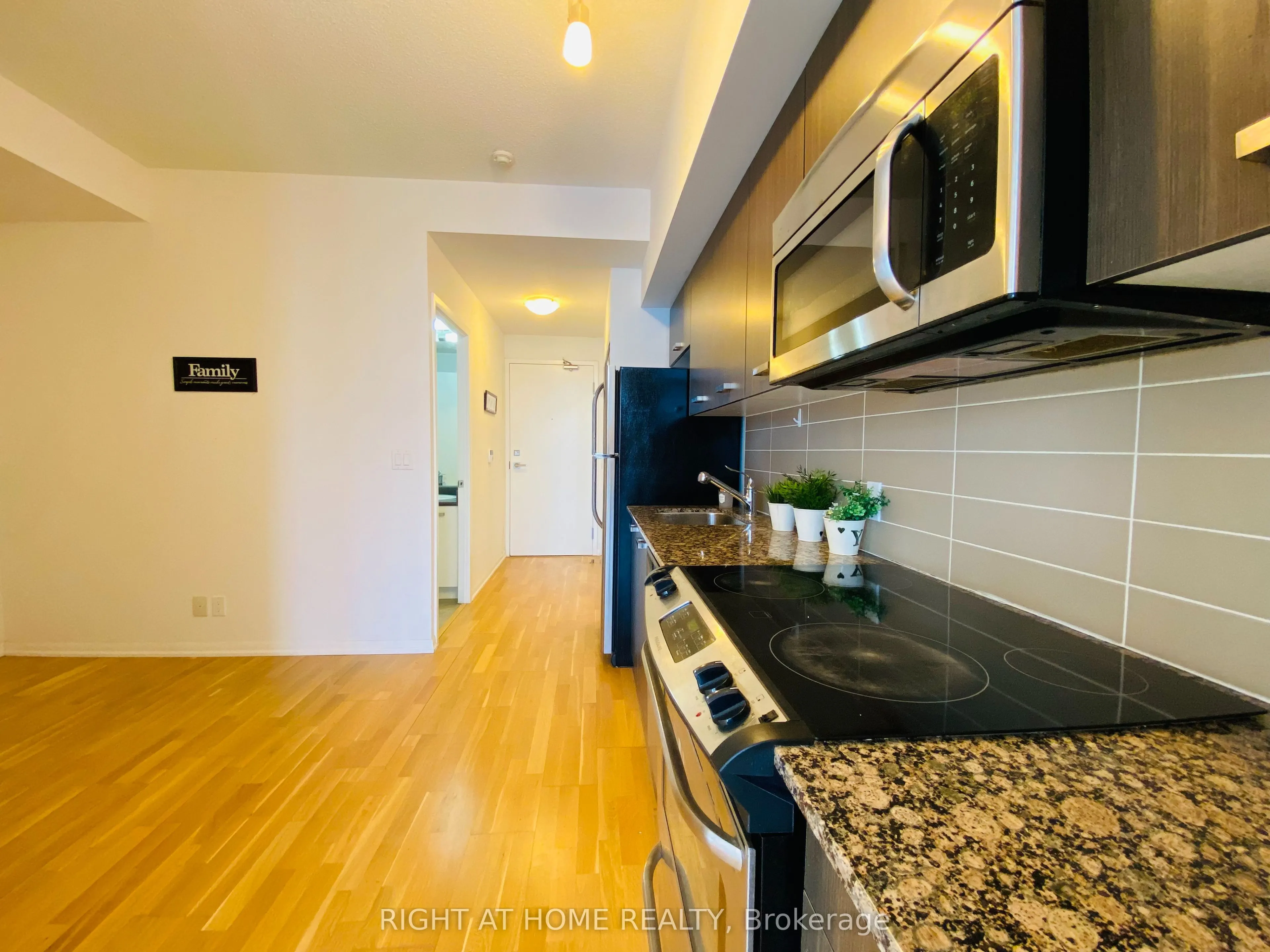 832 Bay Street, #4506