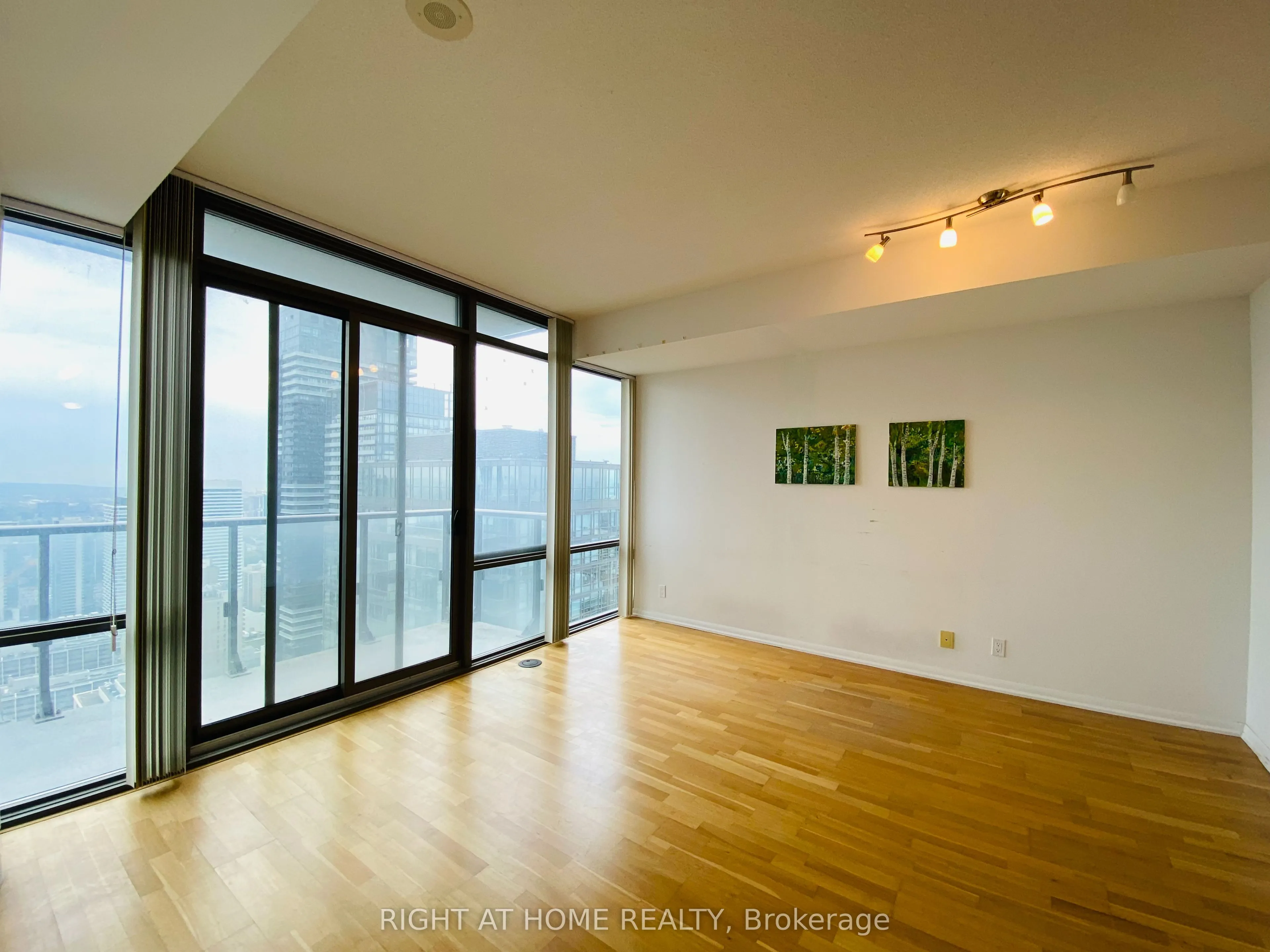832 Bay Street, #4506