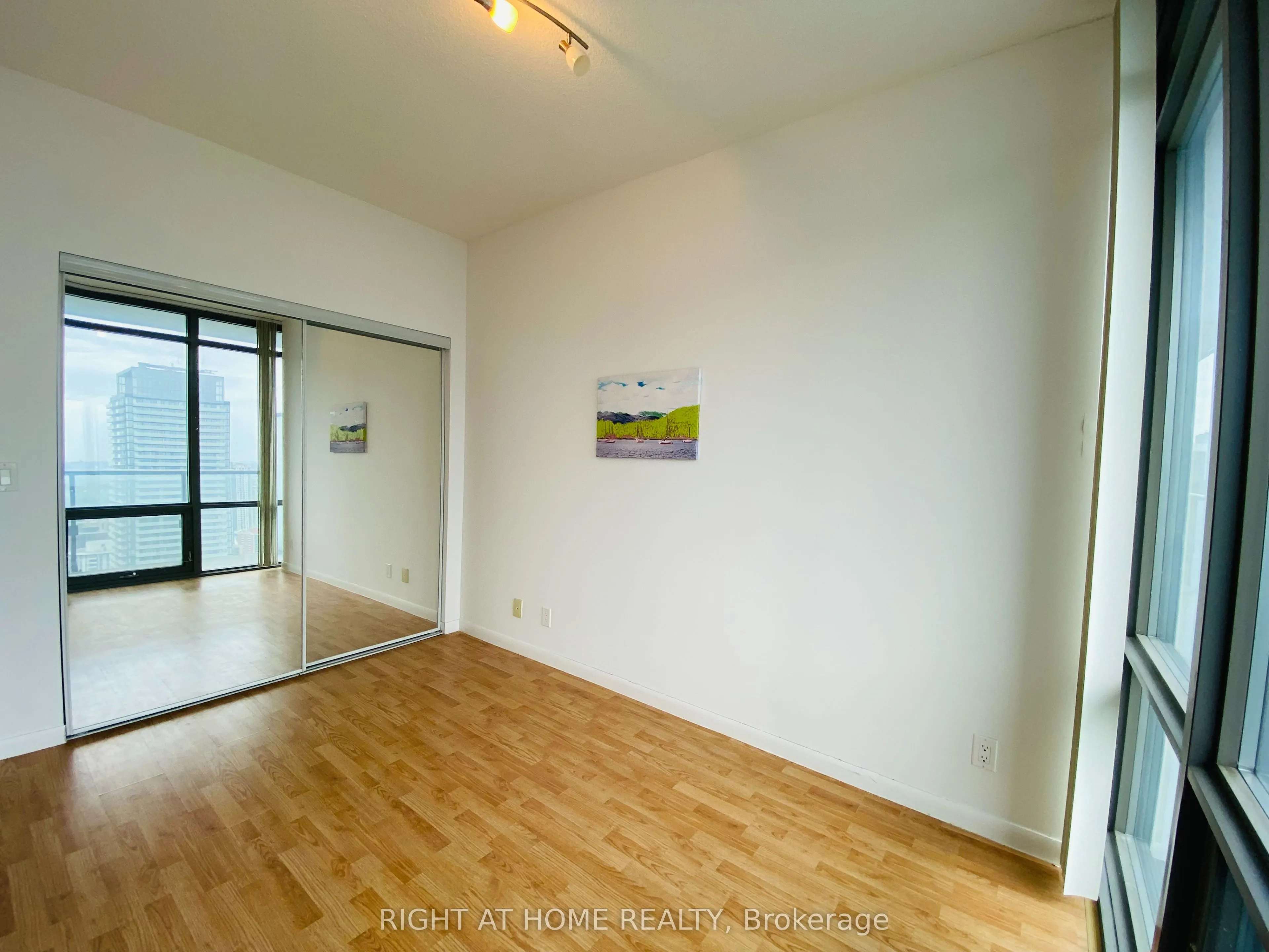 832 Bay Street, #4506
