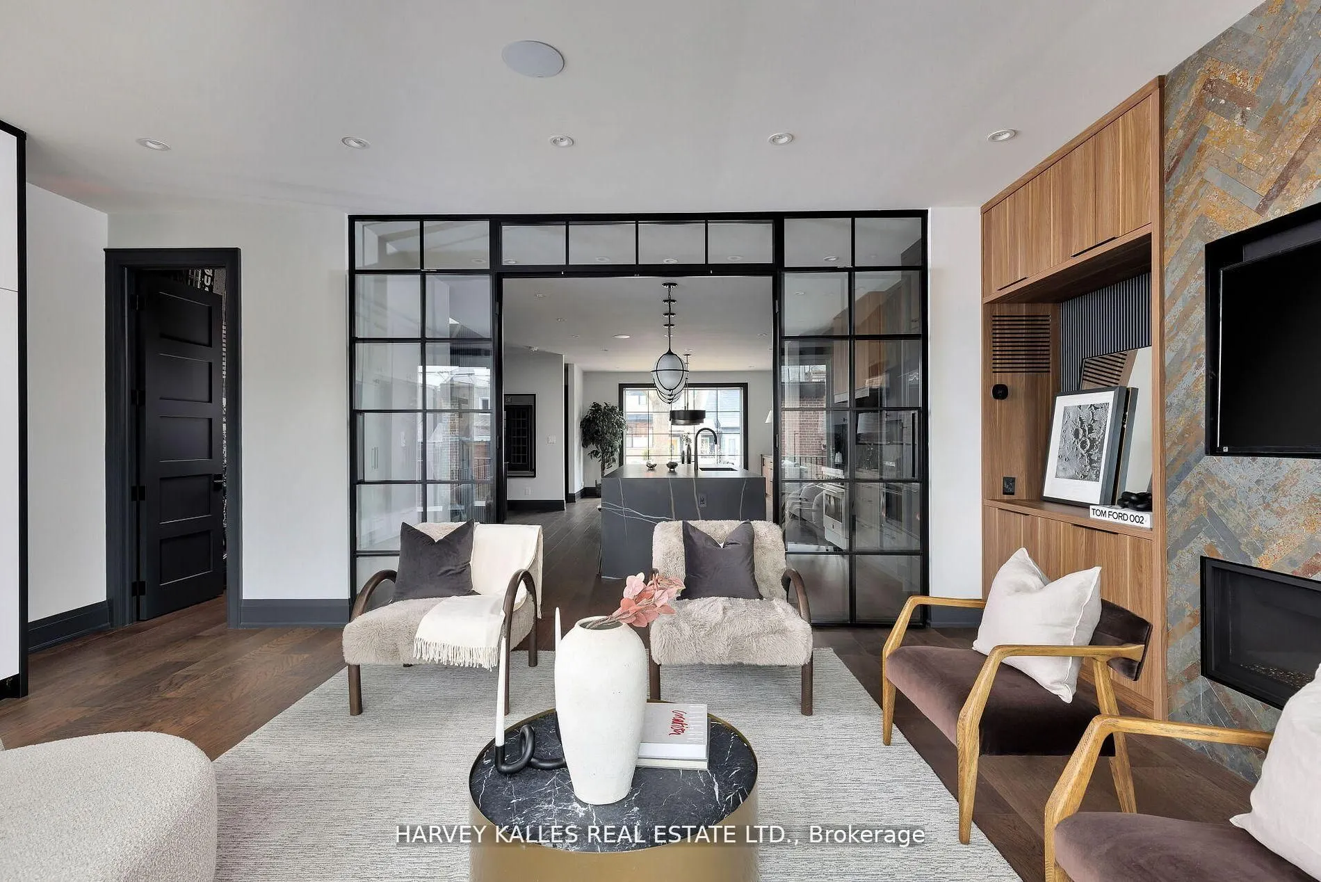 498 Roxton Road
