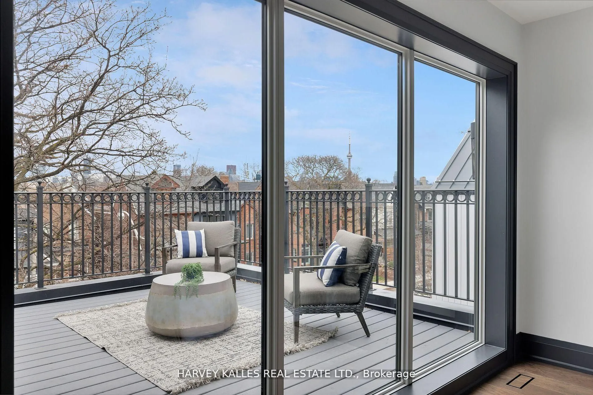 498 Roxton Road