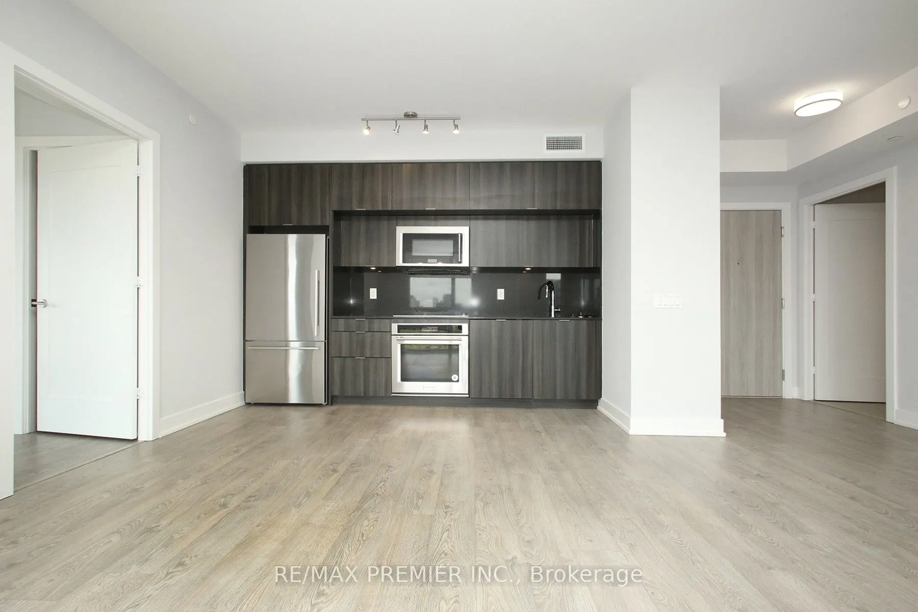 80 Vanauley Street, #906
