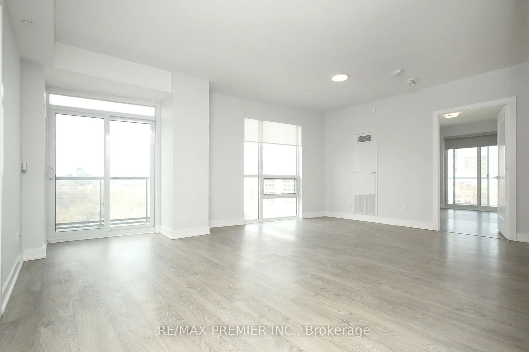 80 Vanauley Street, #906