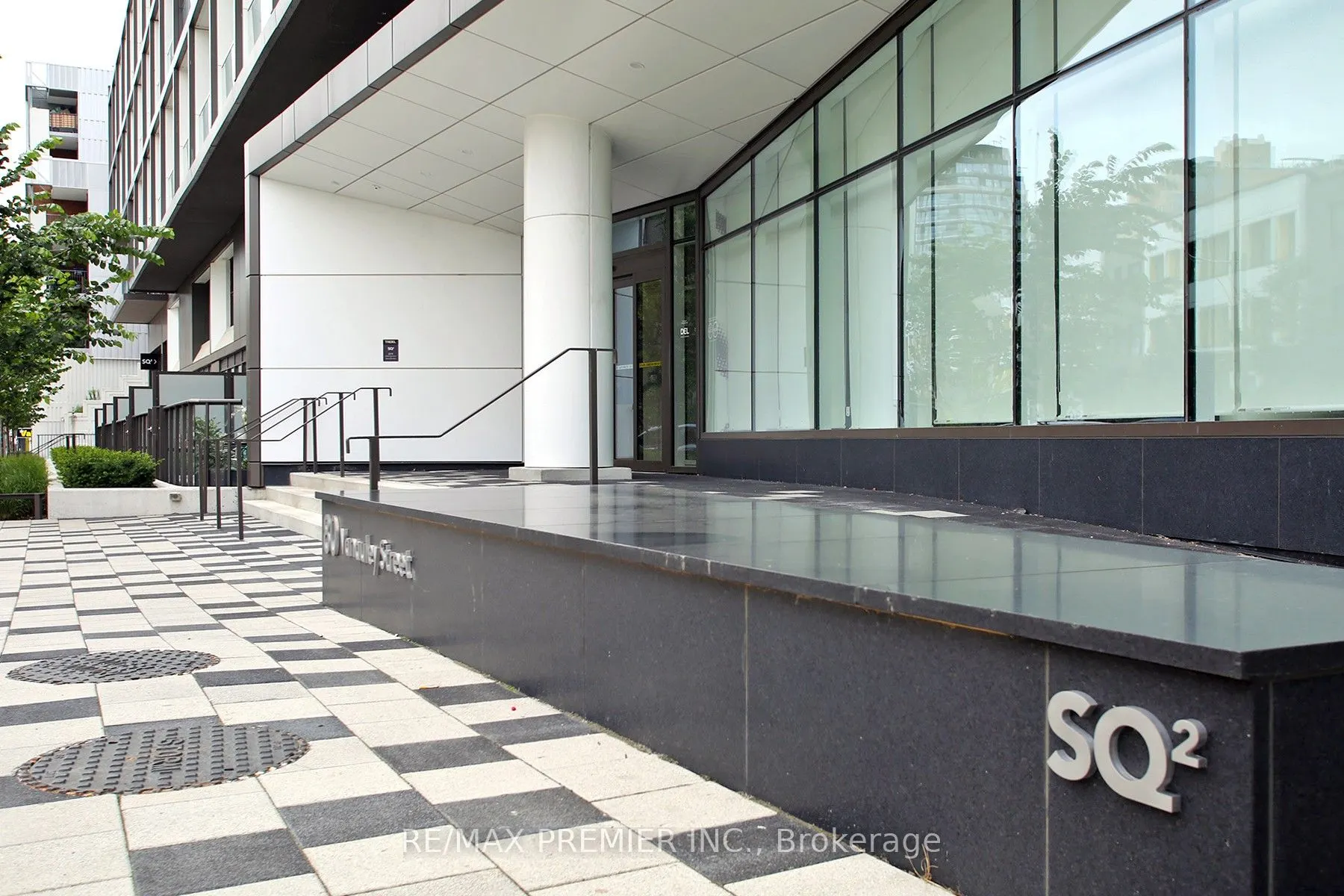 80 Vanauley Street, #906