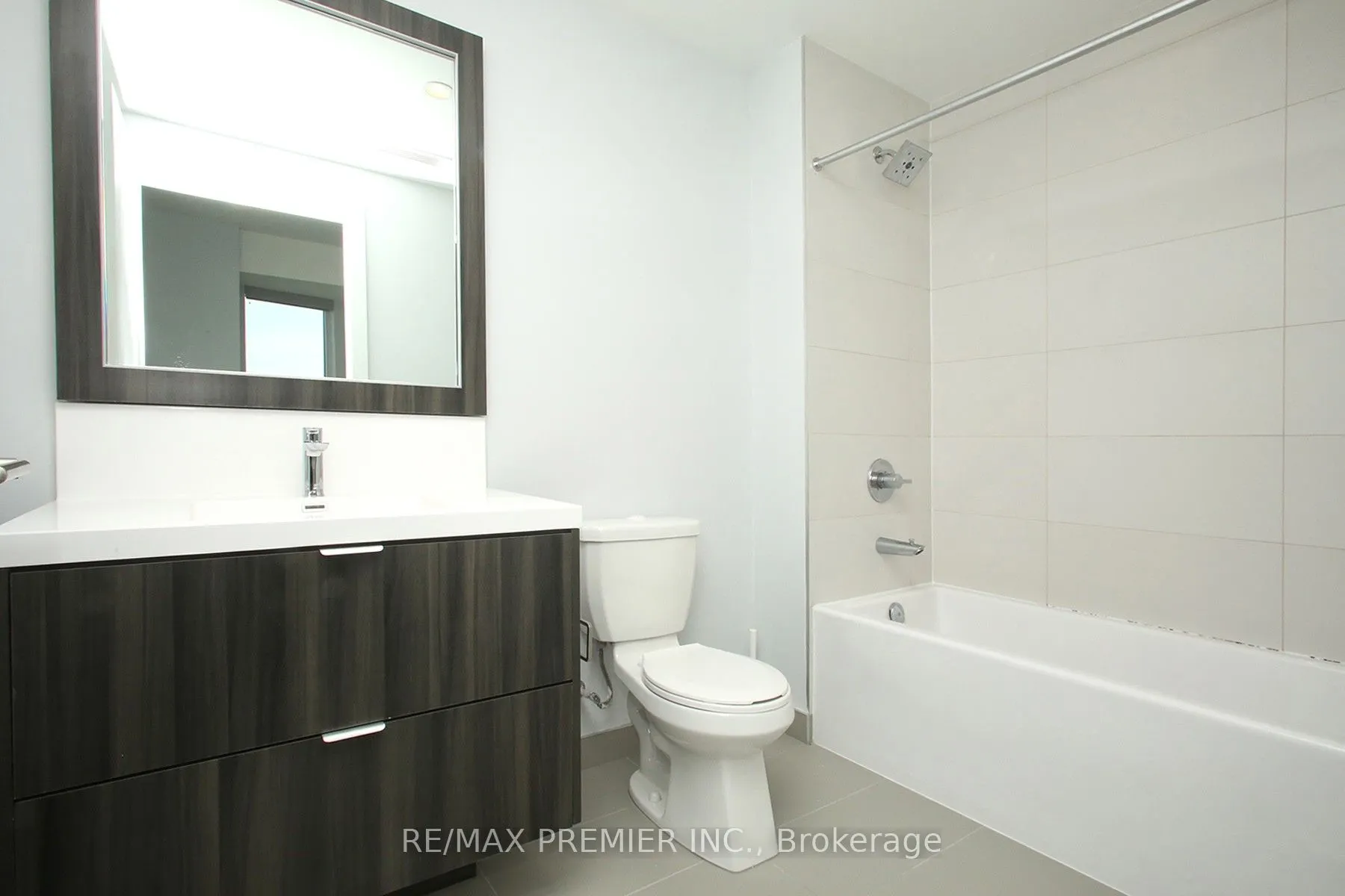 80 Vanauley Street, #906