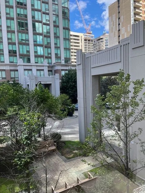 310 Tweedsmuir Avenue, #202