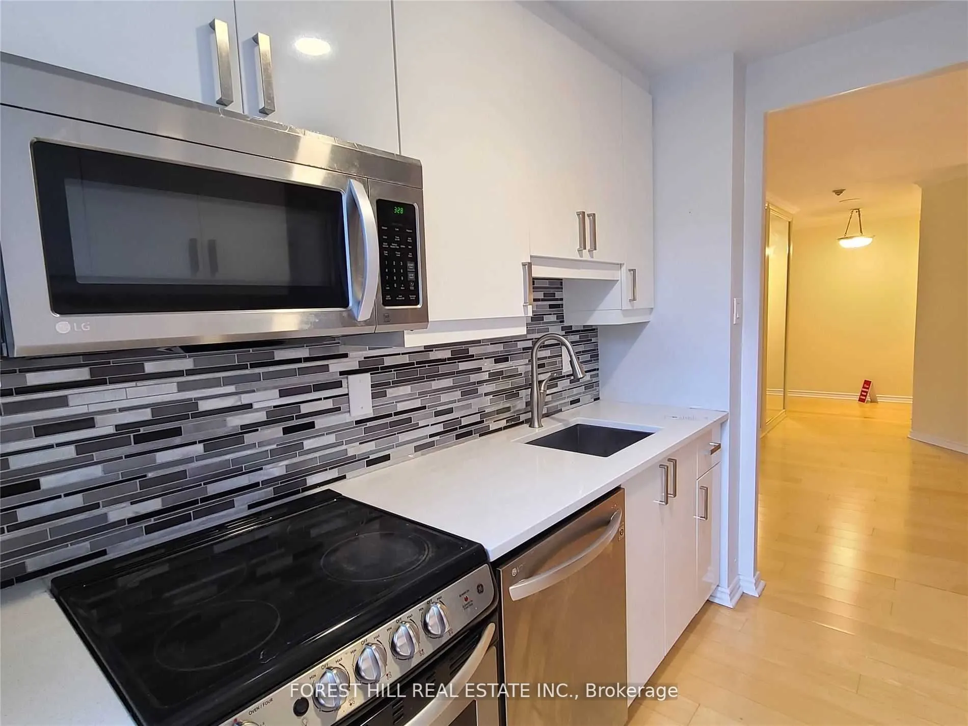 1055 Bay Street, #302