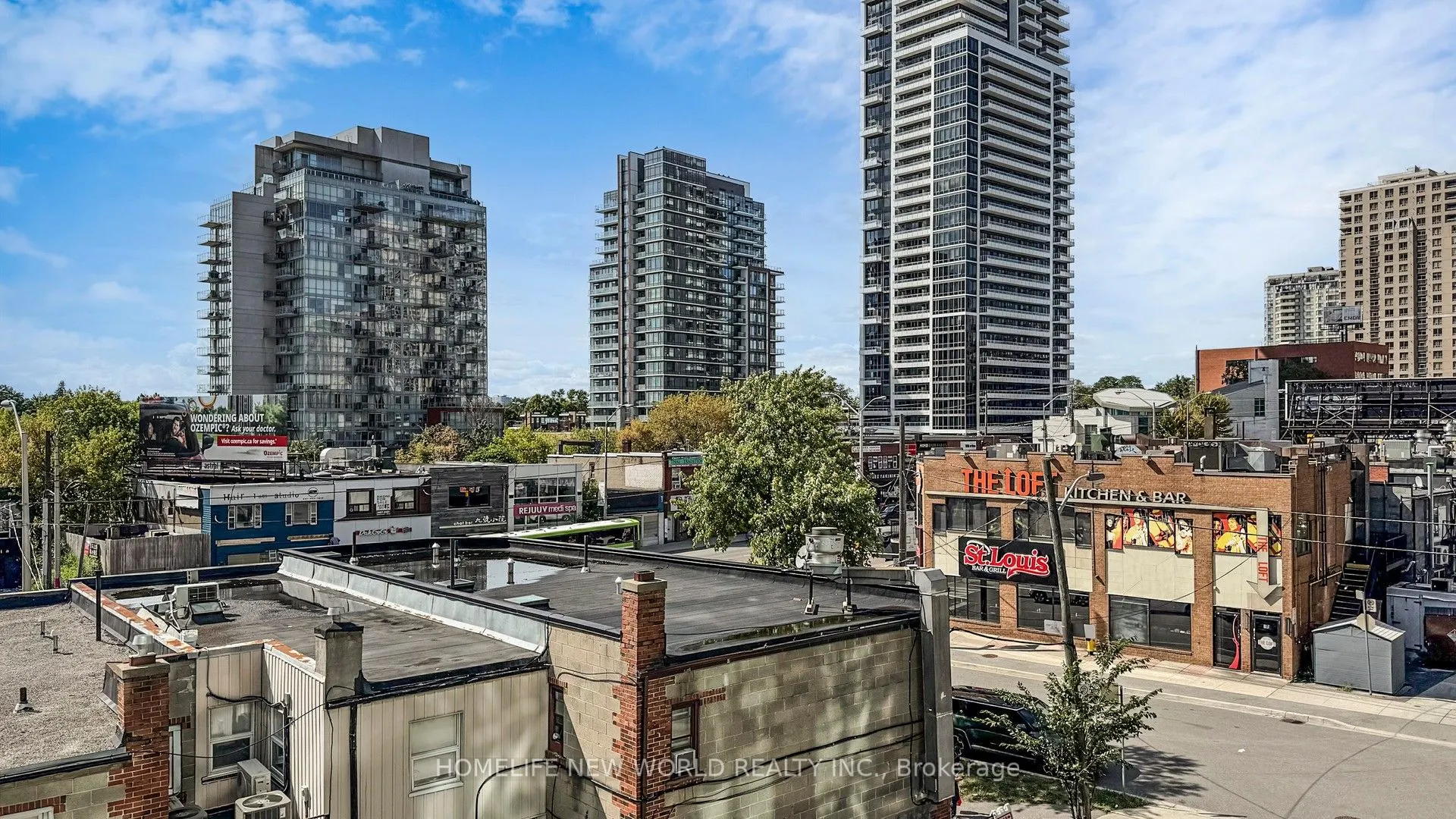 26 Norton Avenue, #401