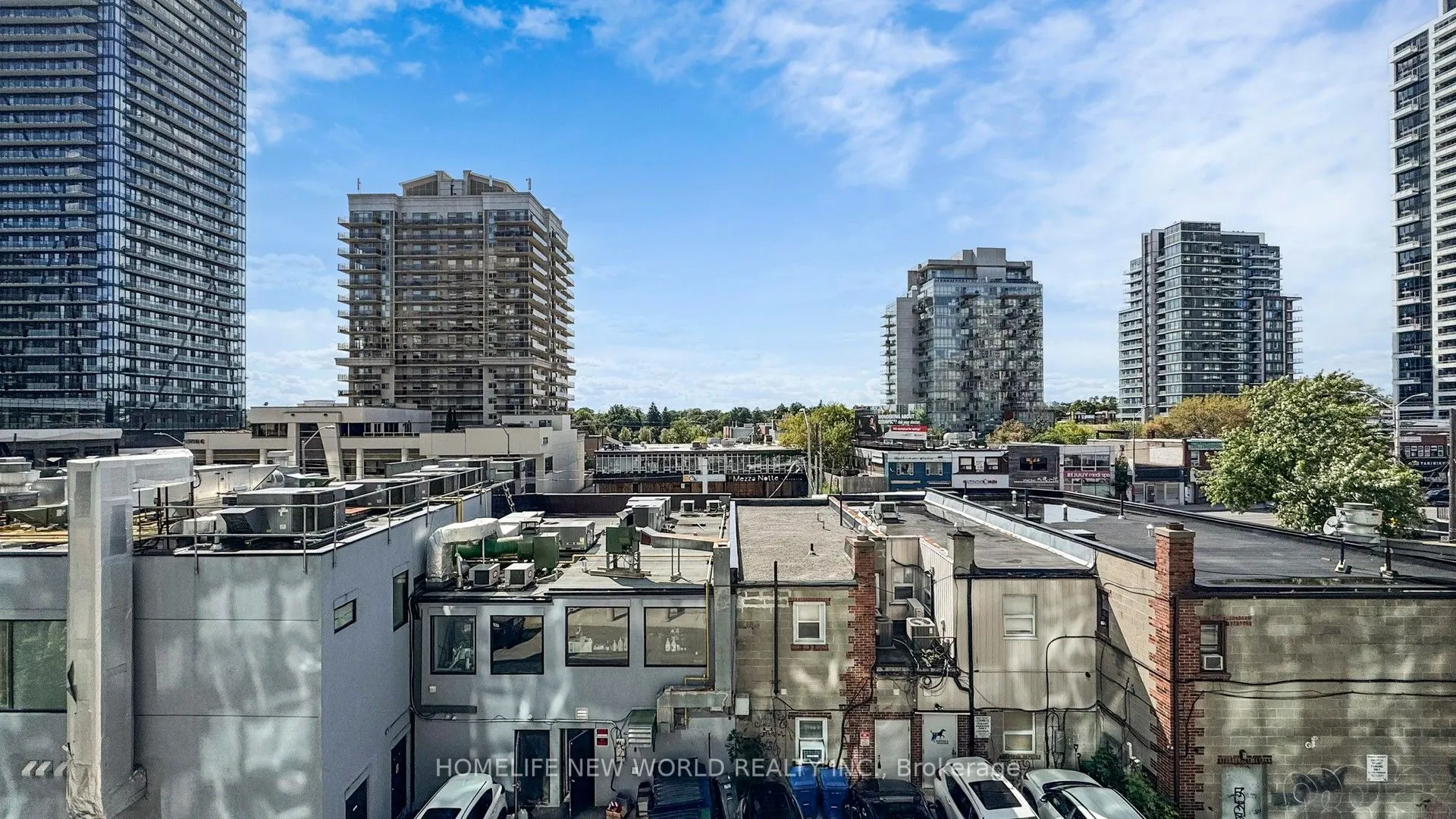 26 Norton Avenue, #401