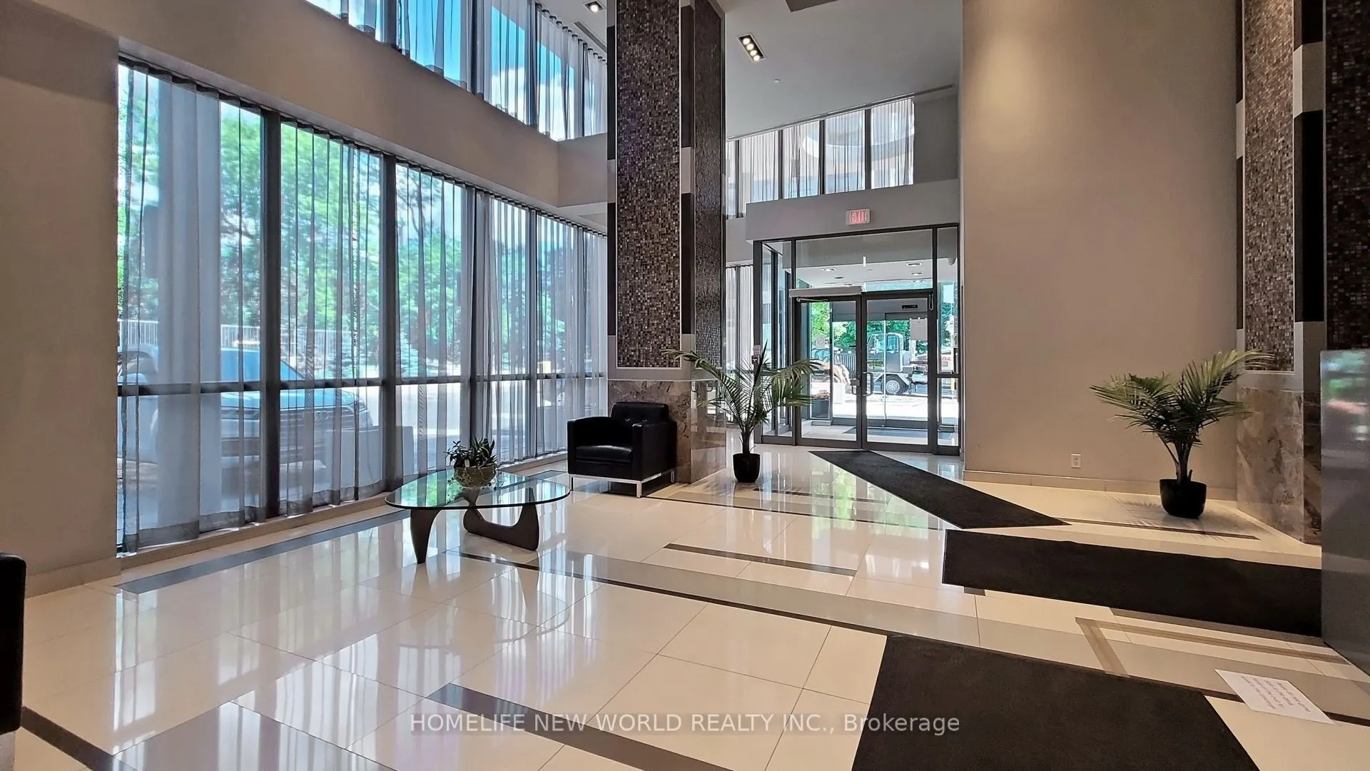 26 Norton Avenue, #401