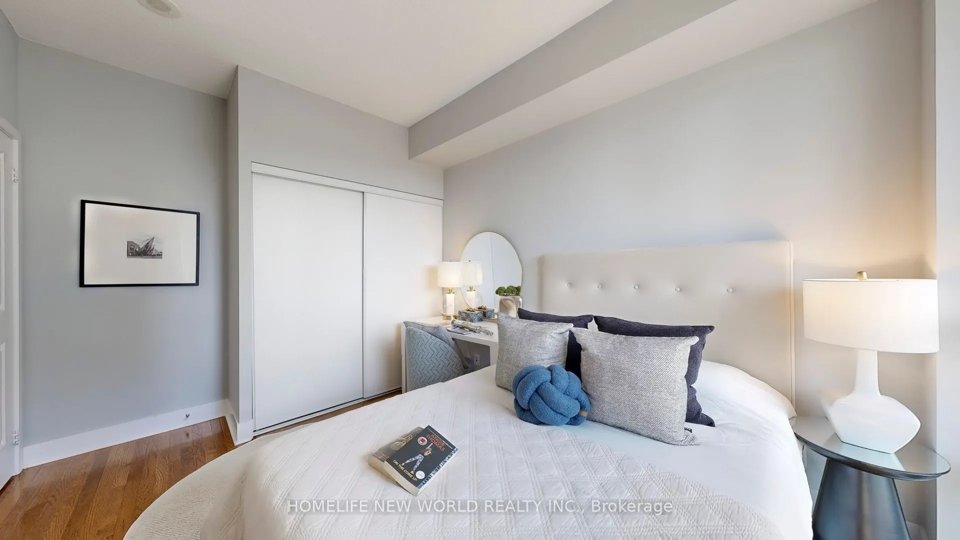 26 Norton Avenue, #401