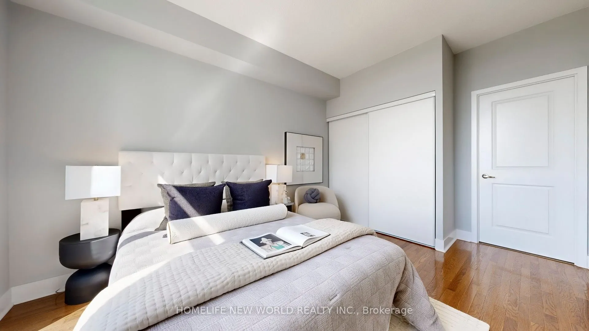 26 Norton Avenue, #401
