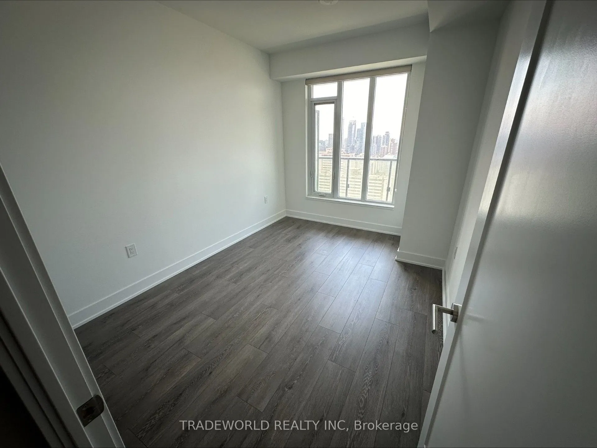 575 Bloor Street E, #3301