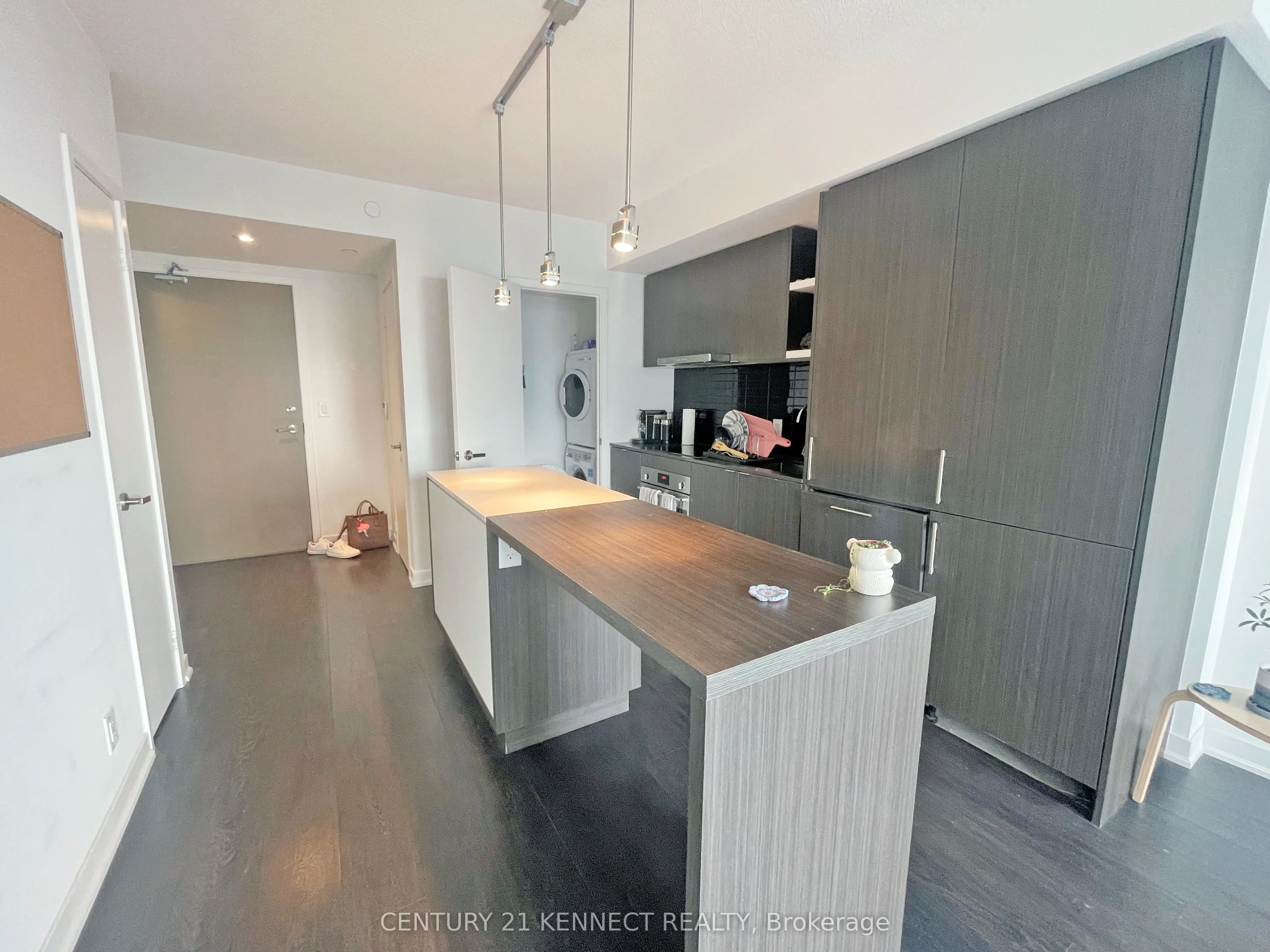 100 Harbour Street, #4209