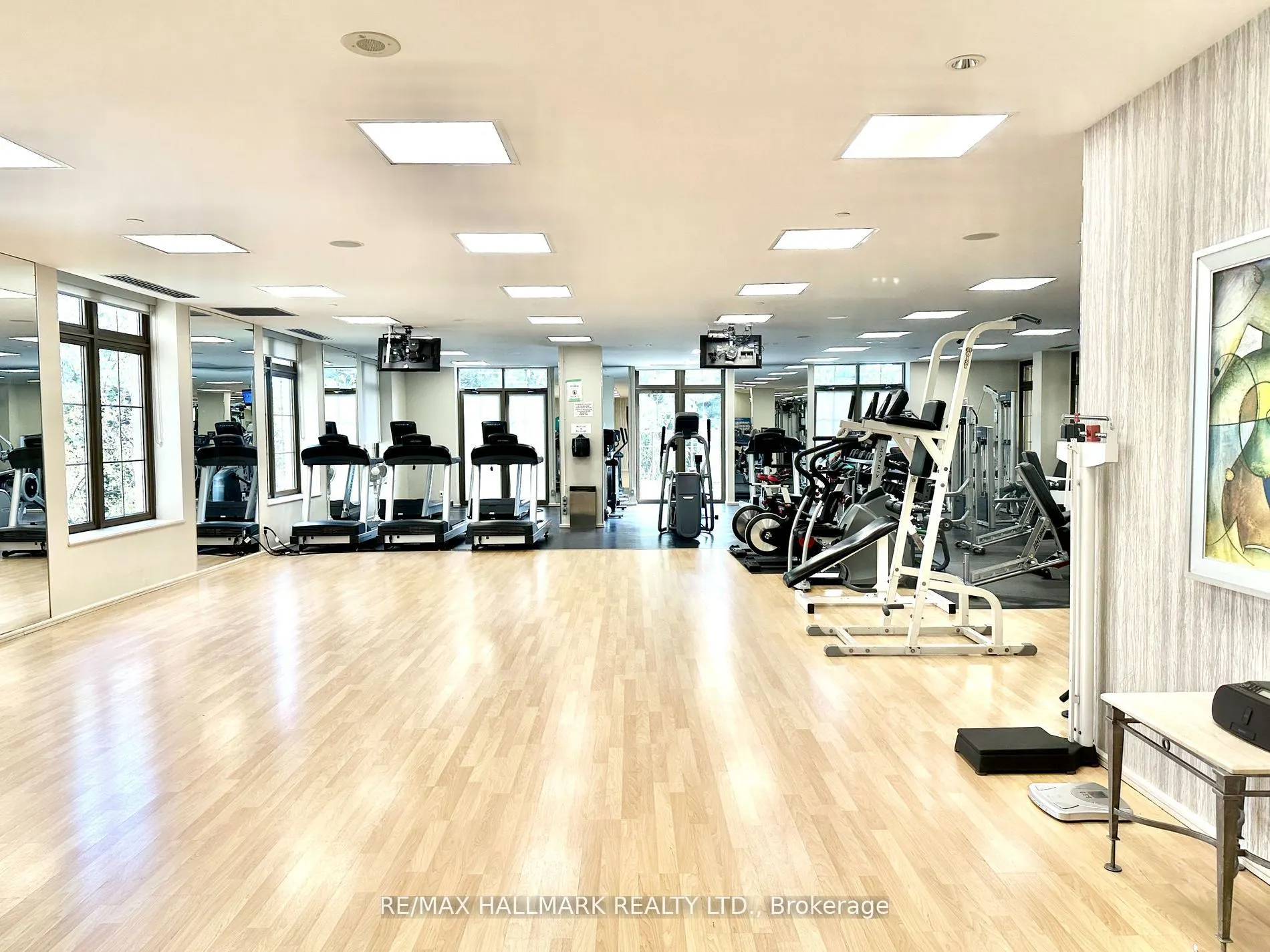 80 Harrison Garden Boulevard, #927
