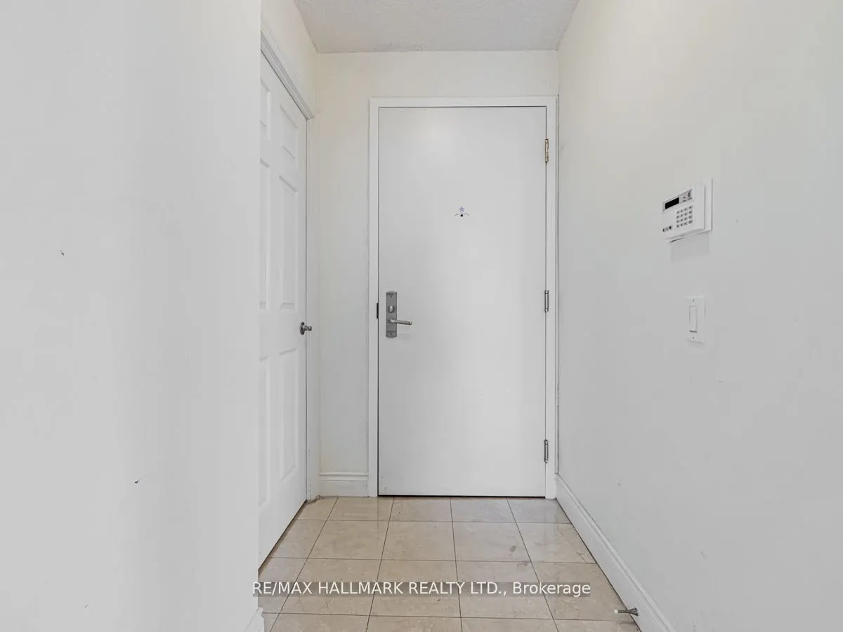 80 Harrison Garden Boulevard, #927