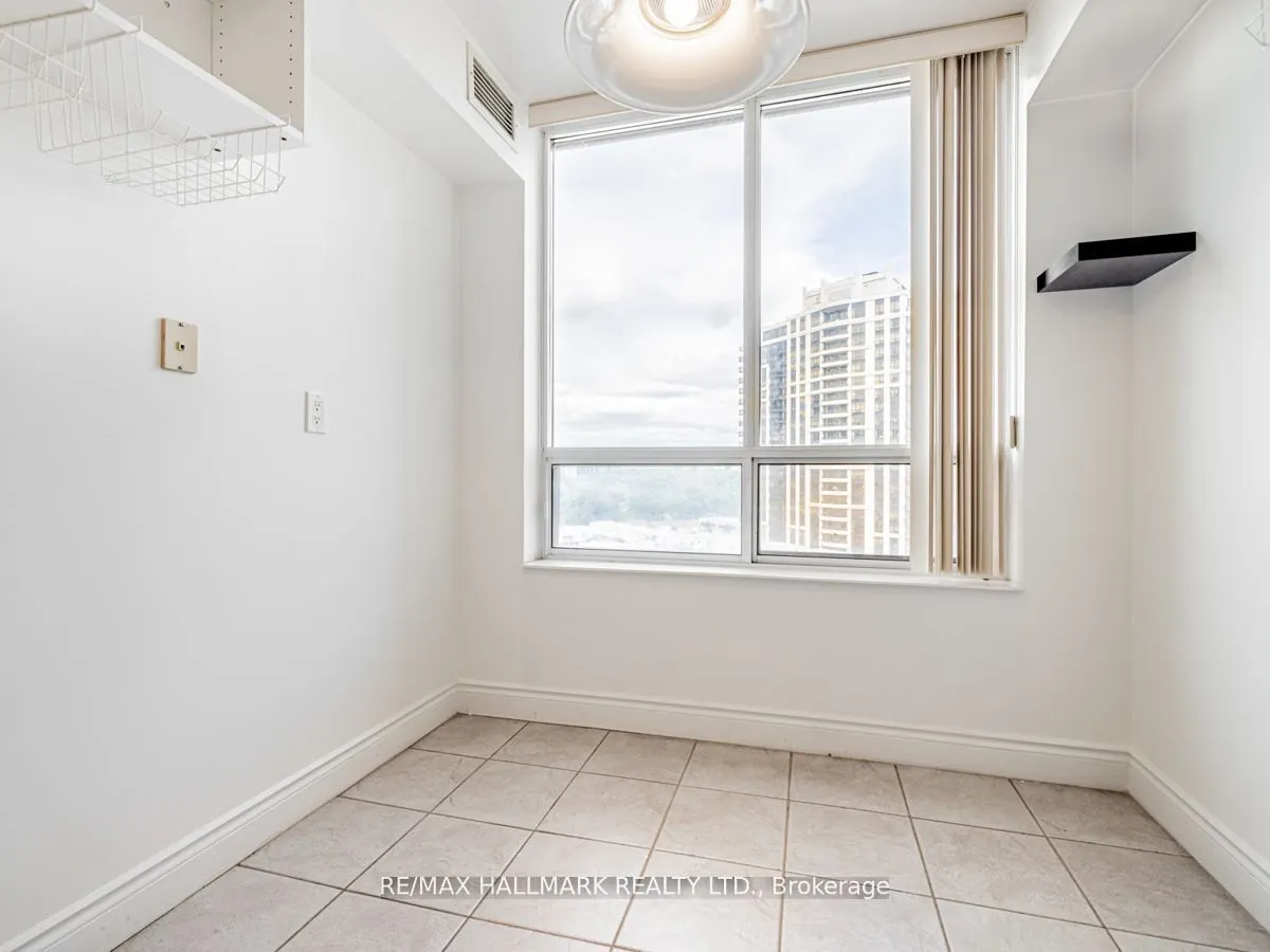 80 Harrison Garden Boulevard, #927