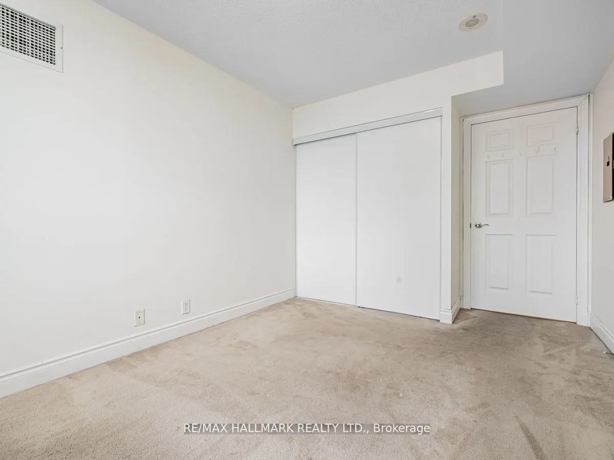 80 Harrison Garden Boulevard, #927