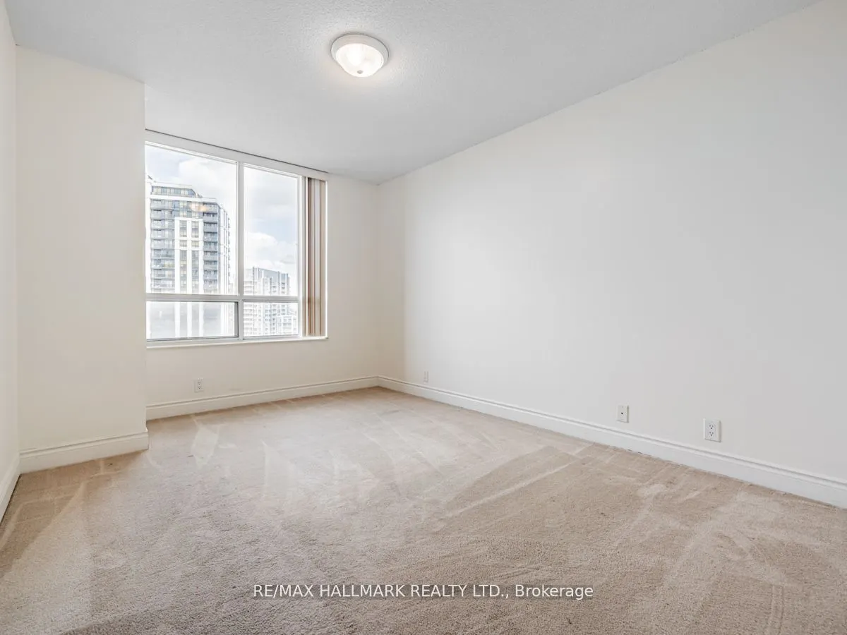 80 Harrison Garden Boulevard, #927
