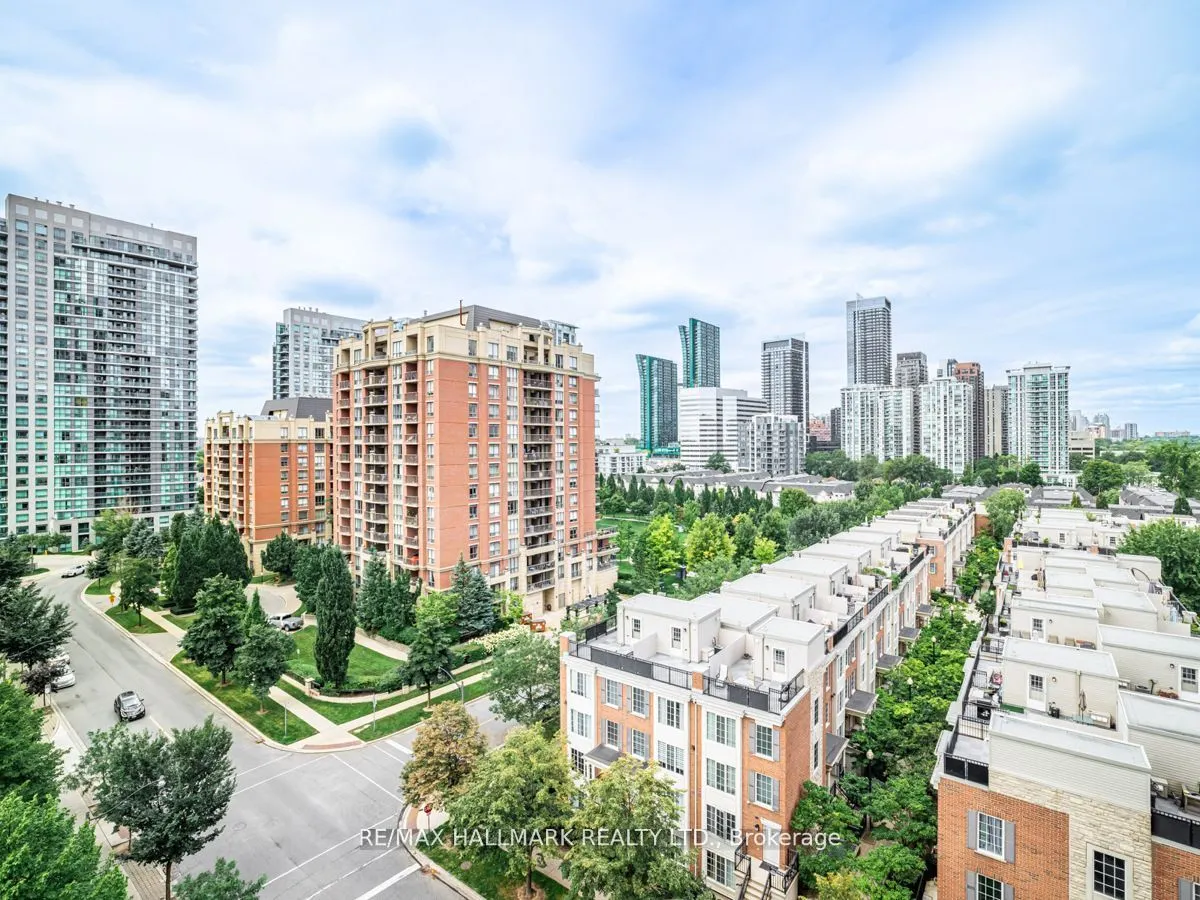 80 Harrison Garden Boulevard, #927