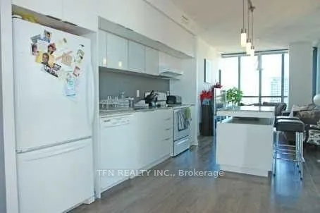 110 Charles Street E, #2807