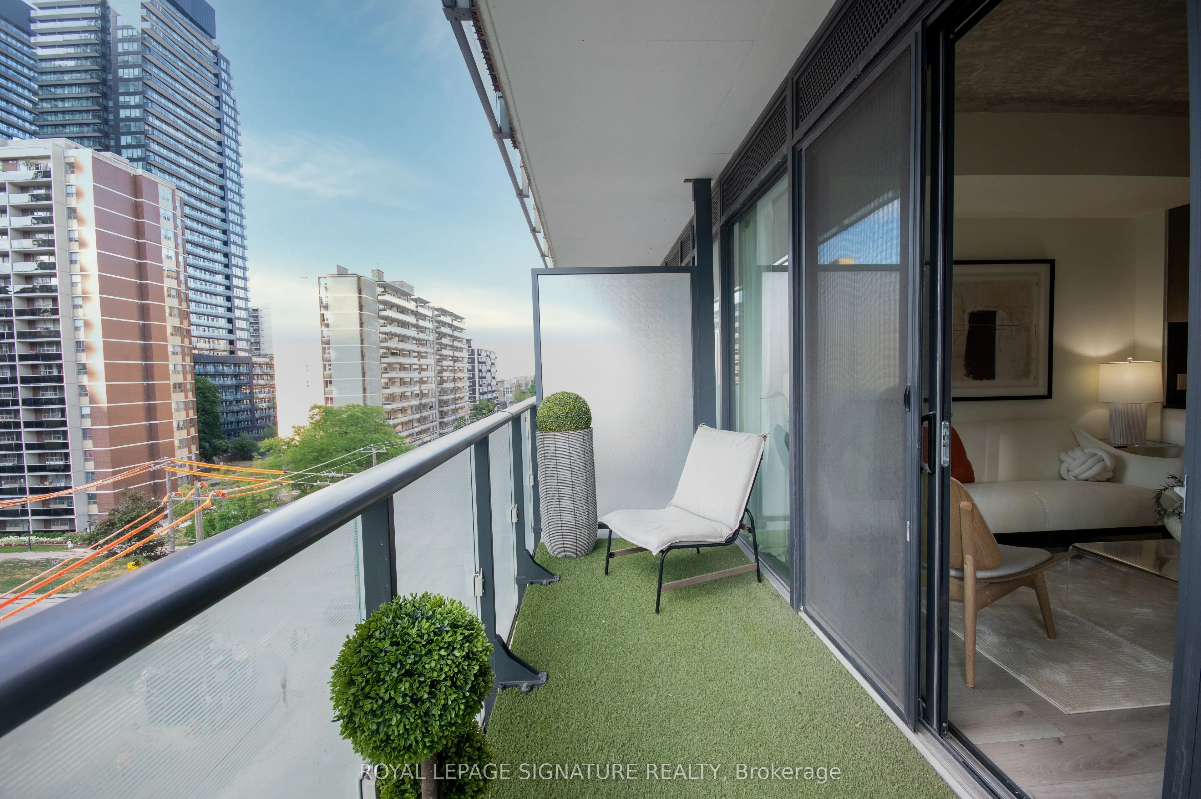 161 Roehampton Avenue, #605