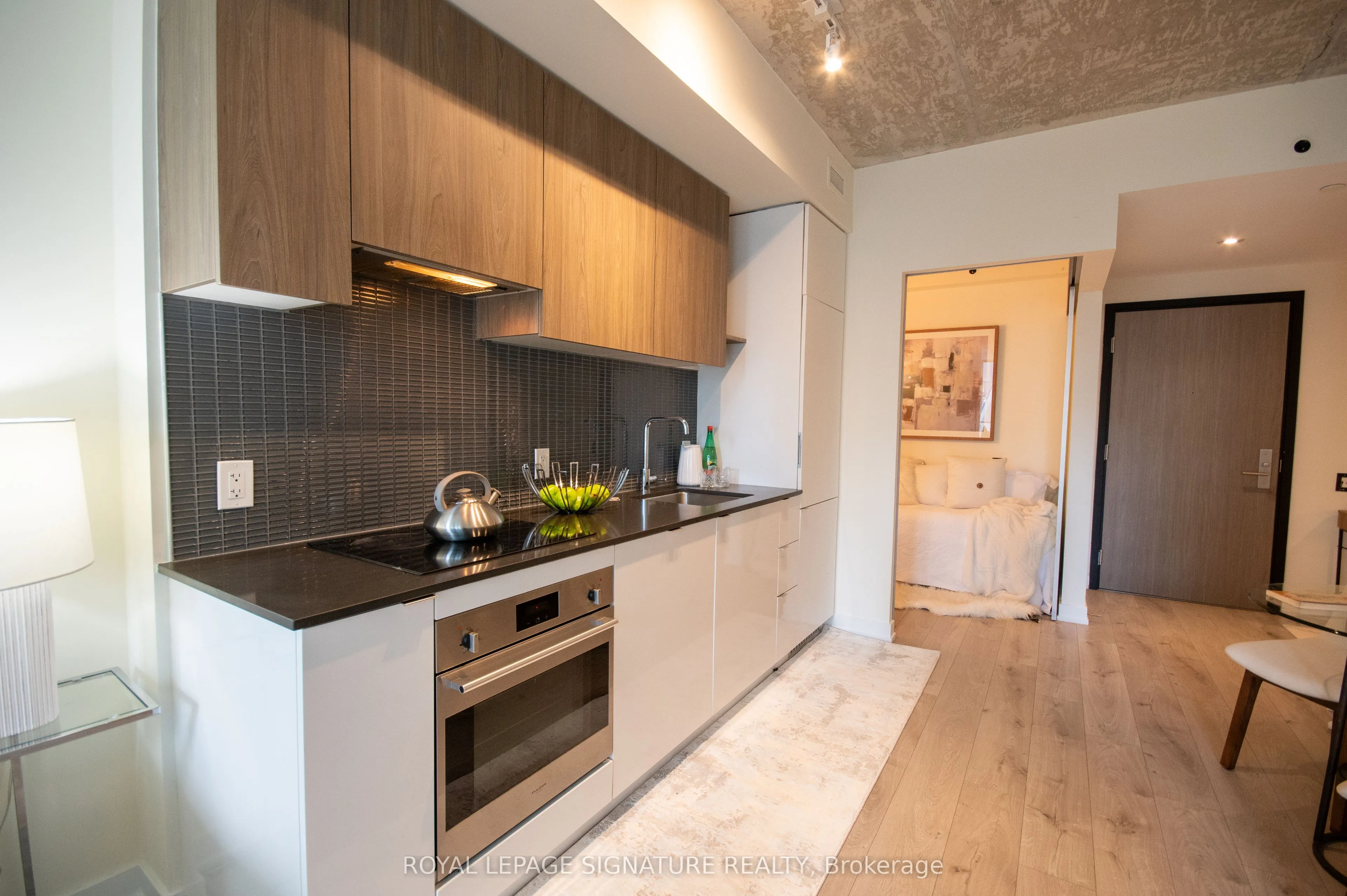 161 Roehampton Avenue, #605