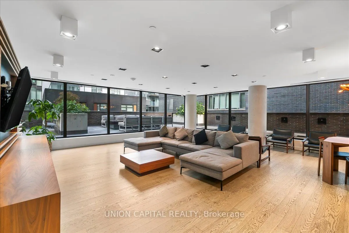 111 Bathurst Street, #505