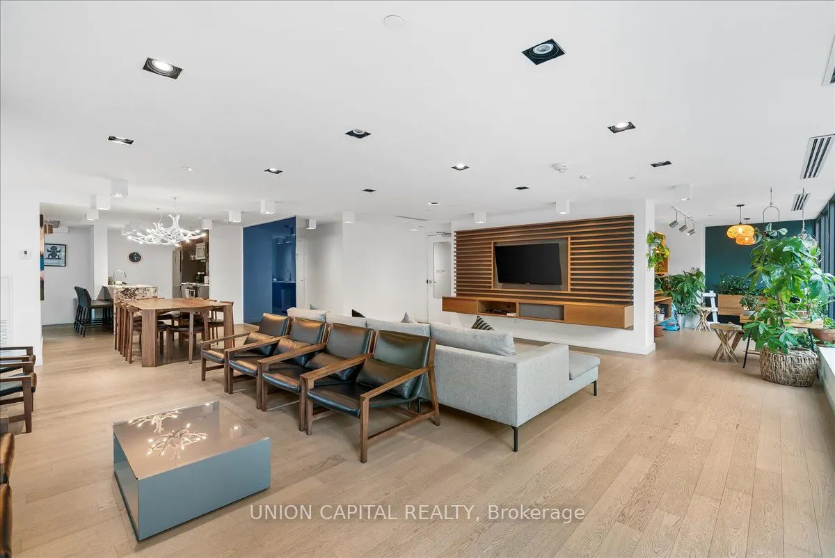 111 Bathurst Street, #505