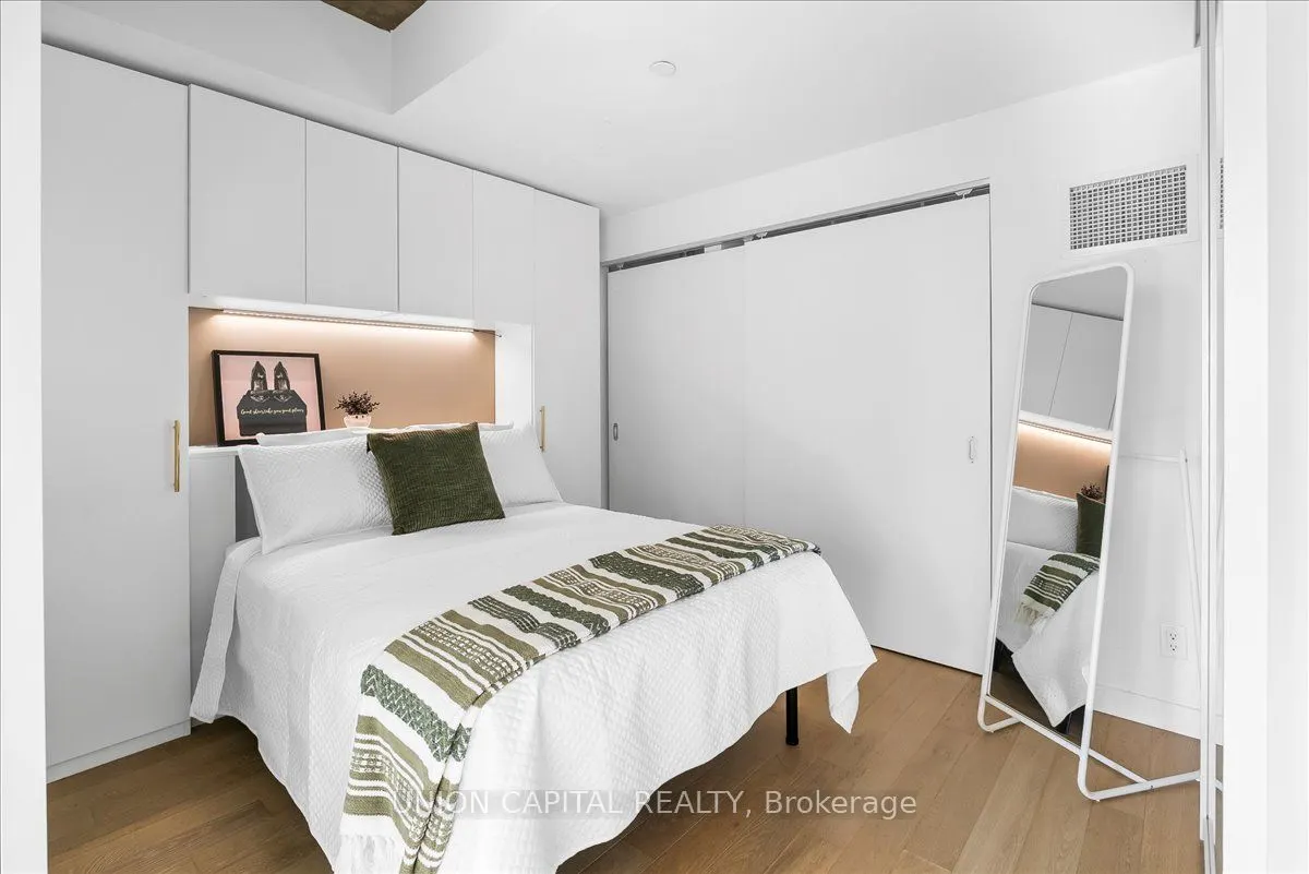 111 Bathurst Street, #505