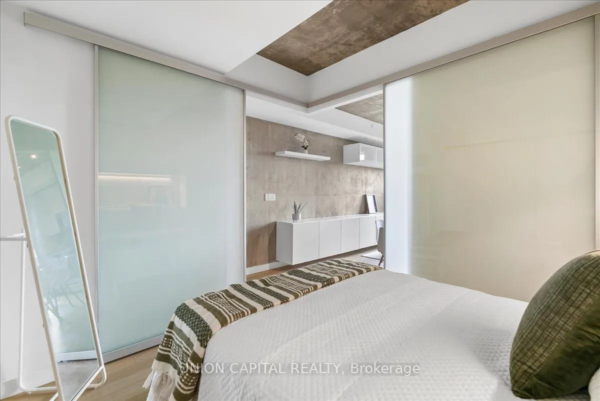 111 Bathurst Street, #505