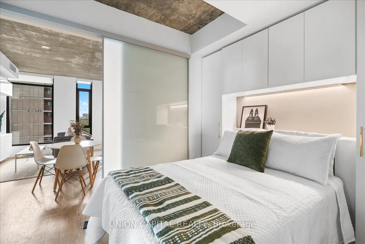 111 Bathurst Street, #505