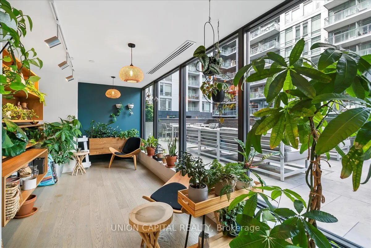 111 Bathurst Street, #505