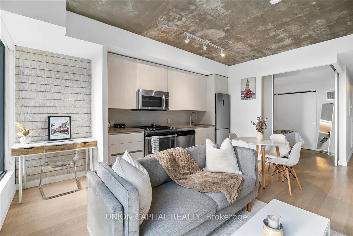 111 Bathurst Street, #505