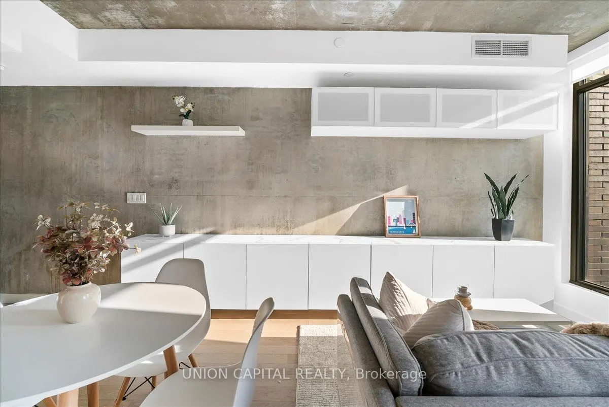 111 Bathurst Street, #505