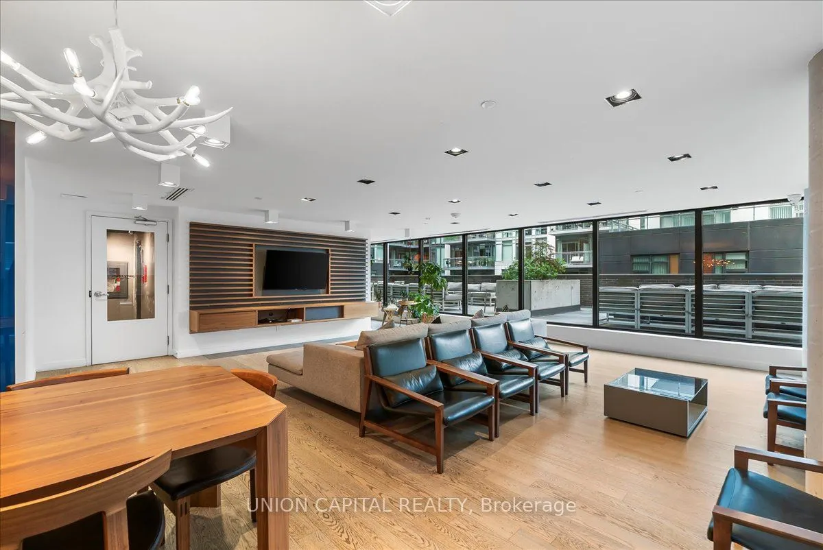 111 Bathurst Street, #505