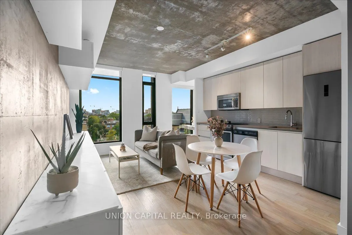 111 Bathurst Street, #505