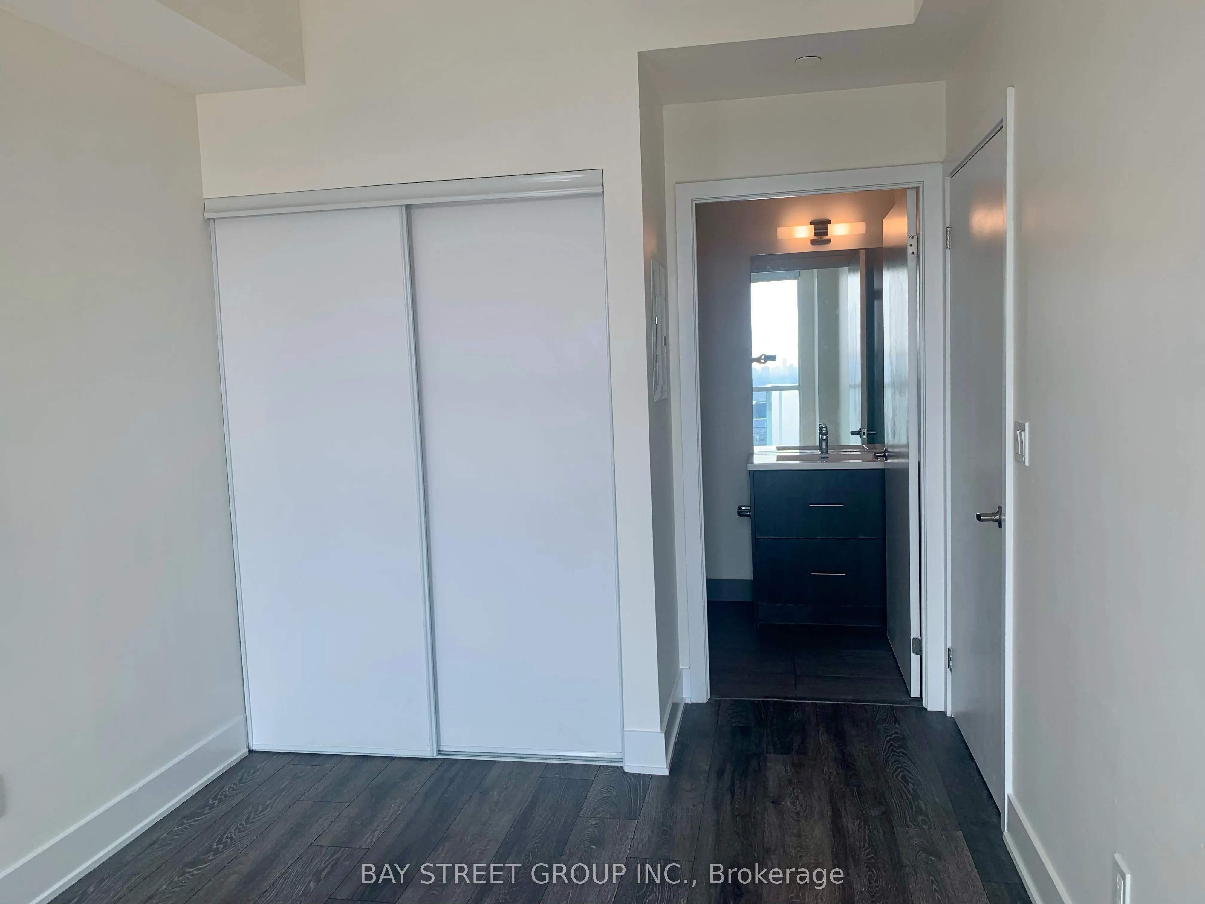 188 Farview Mall Drive, #2711