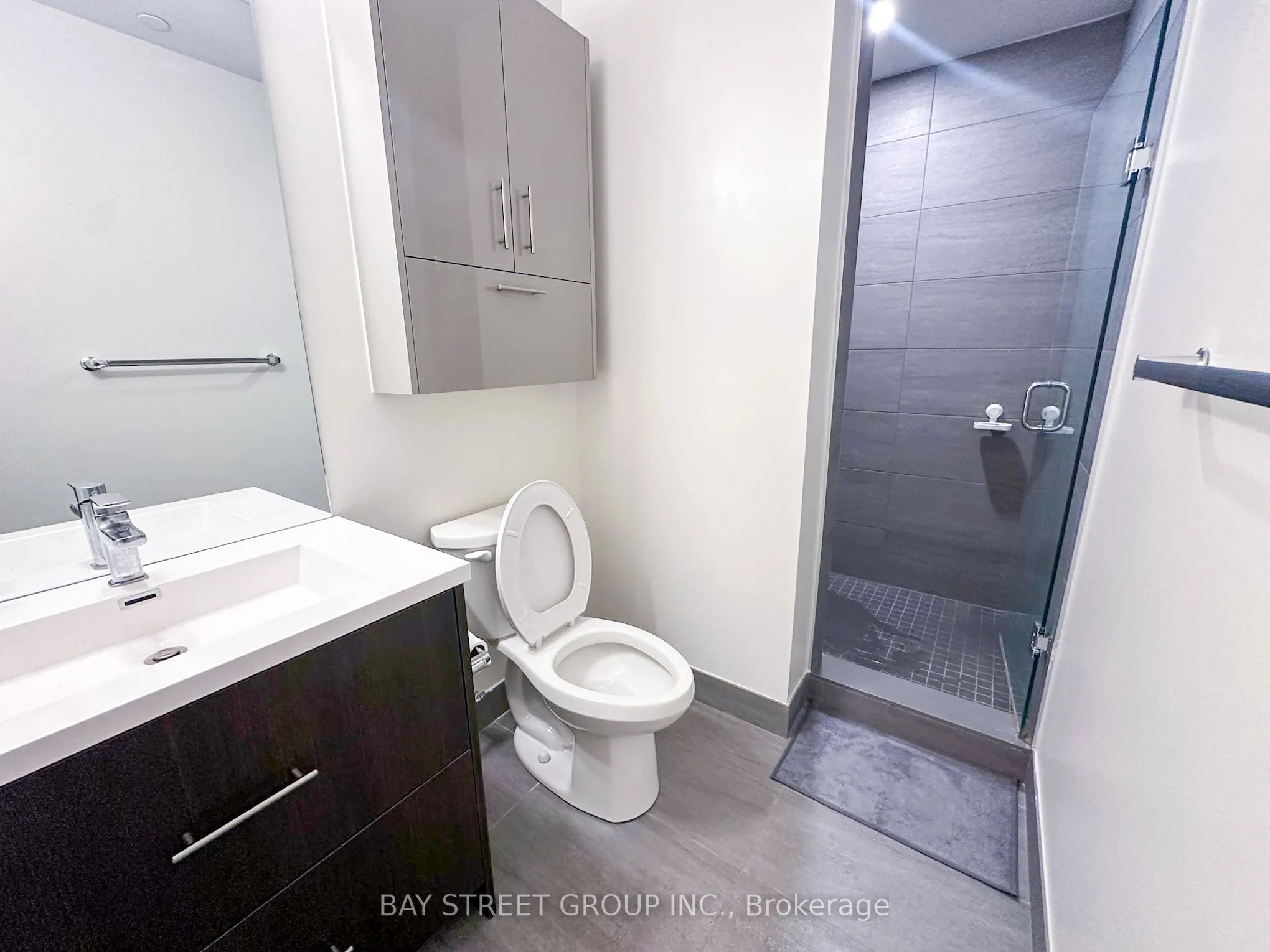 188 Farview Mall Drive, #2711