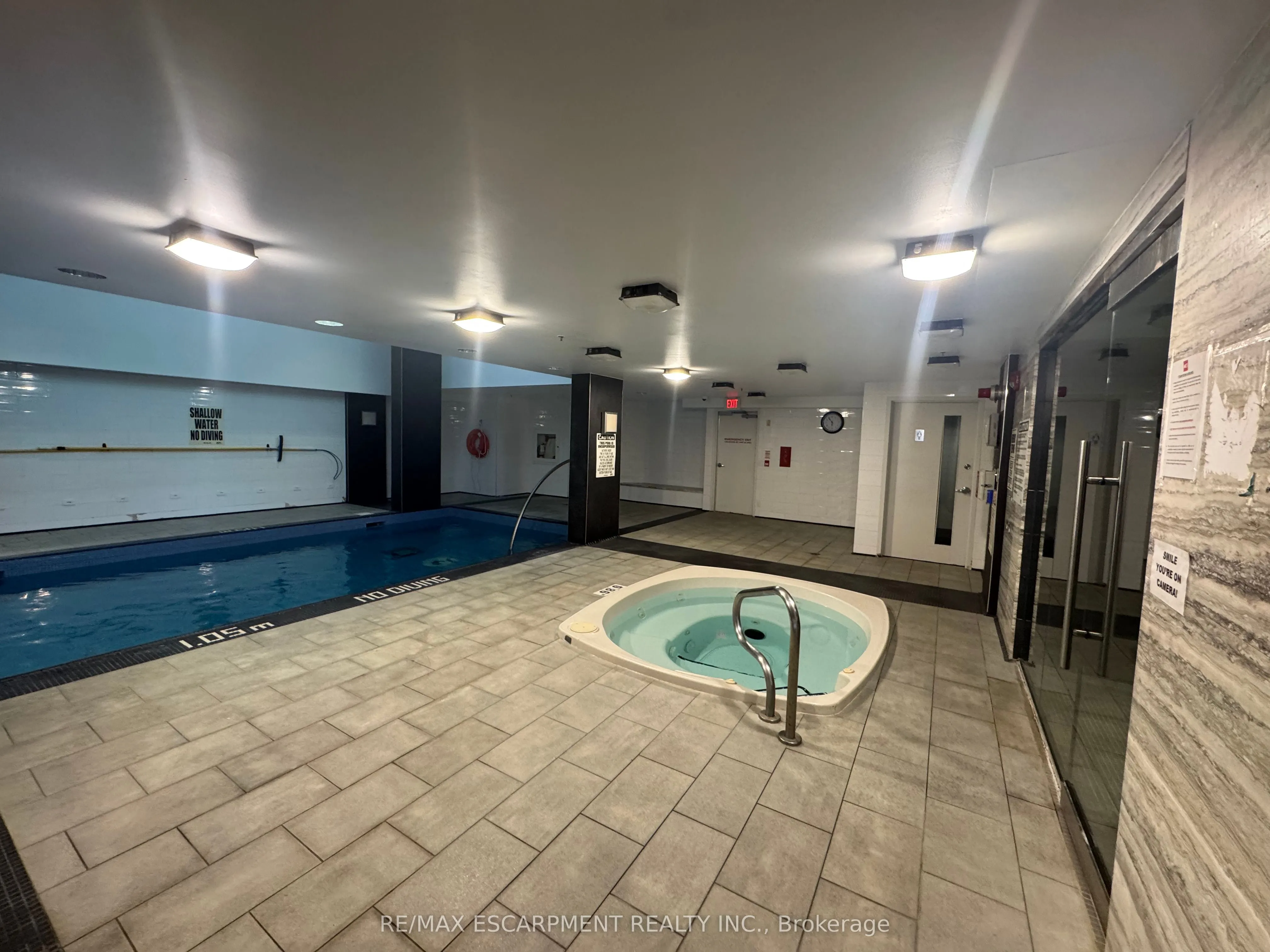 21 Carlton Street, #3005