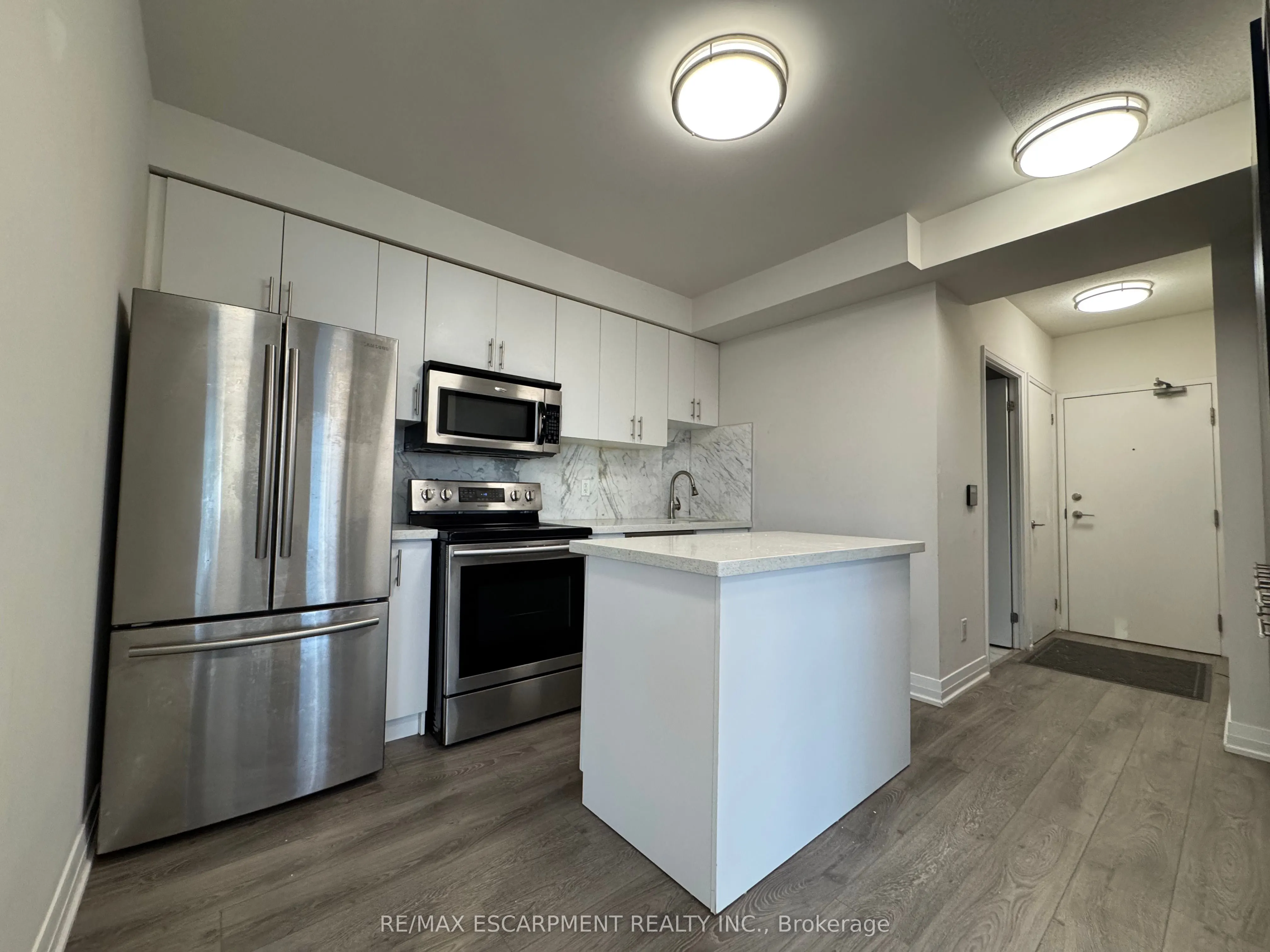 21 Carlton Street, #3005